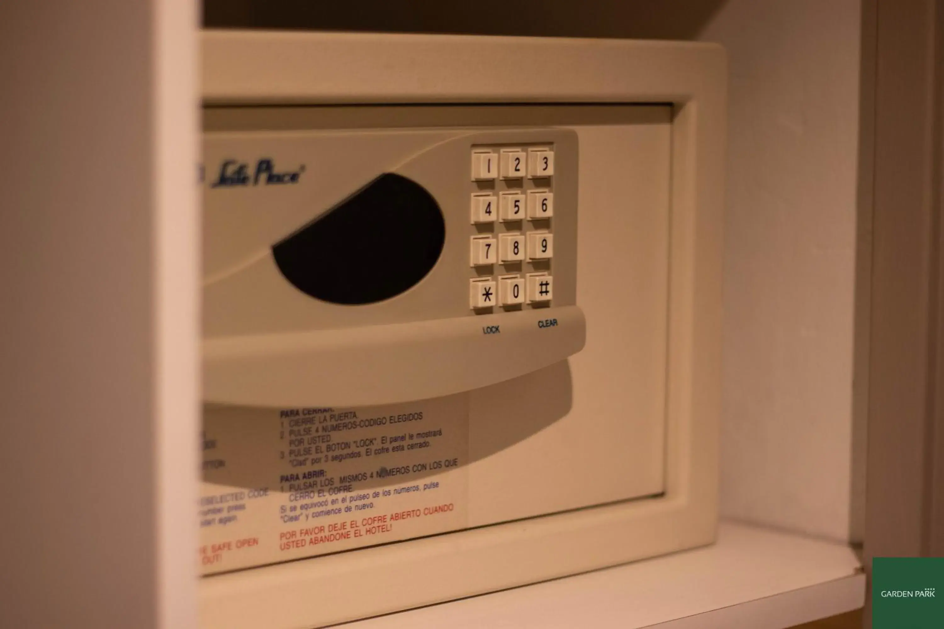 Deluxe Double Room - single occupancy in Garden Park Hotel Deluxe Double Room - single occupancy in Garden Park Hotel