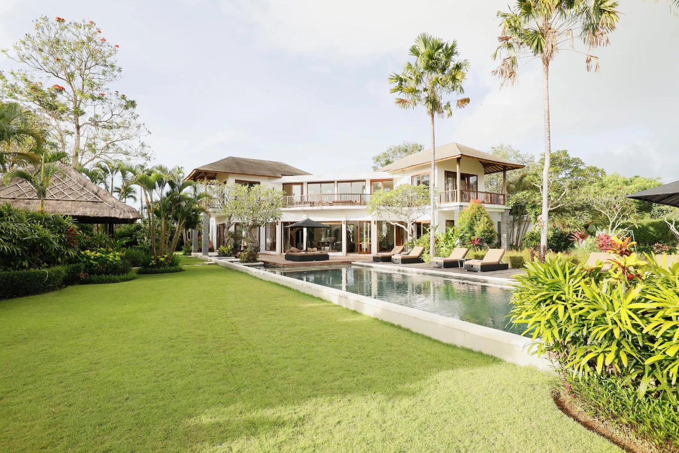 Property building in Villa Uma Nina by Nakula