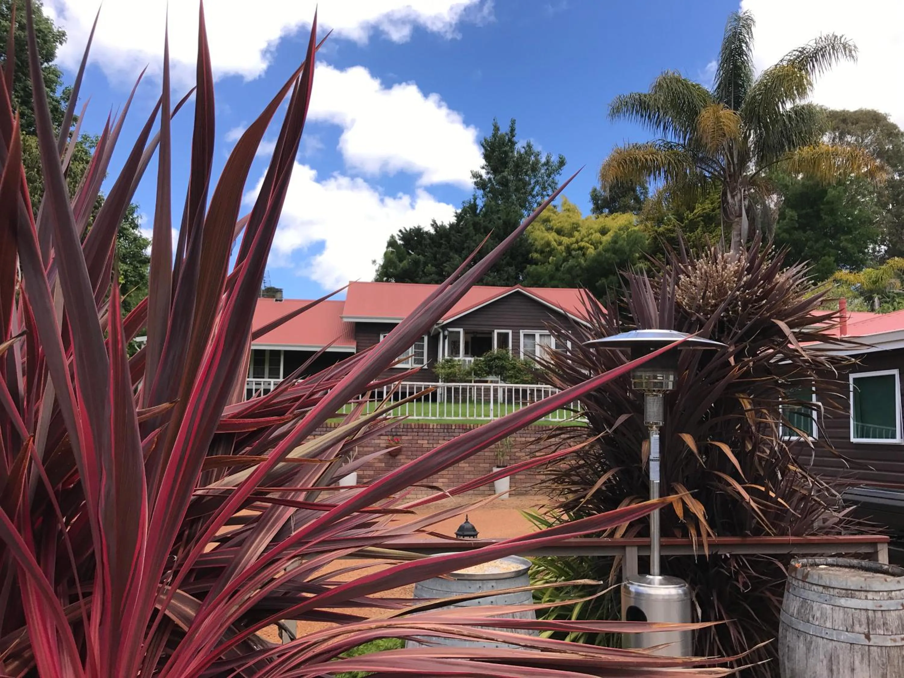 Restaurant/places to eat in Forest Lodge Resort