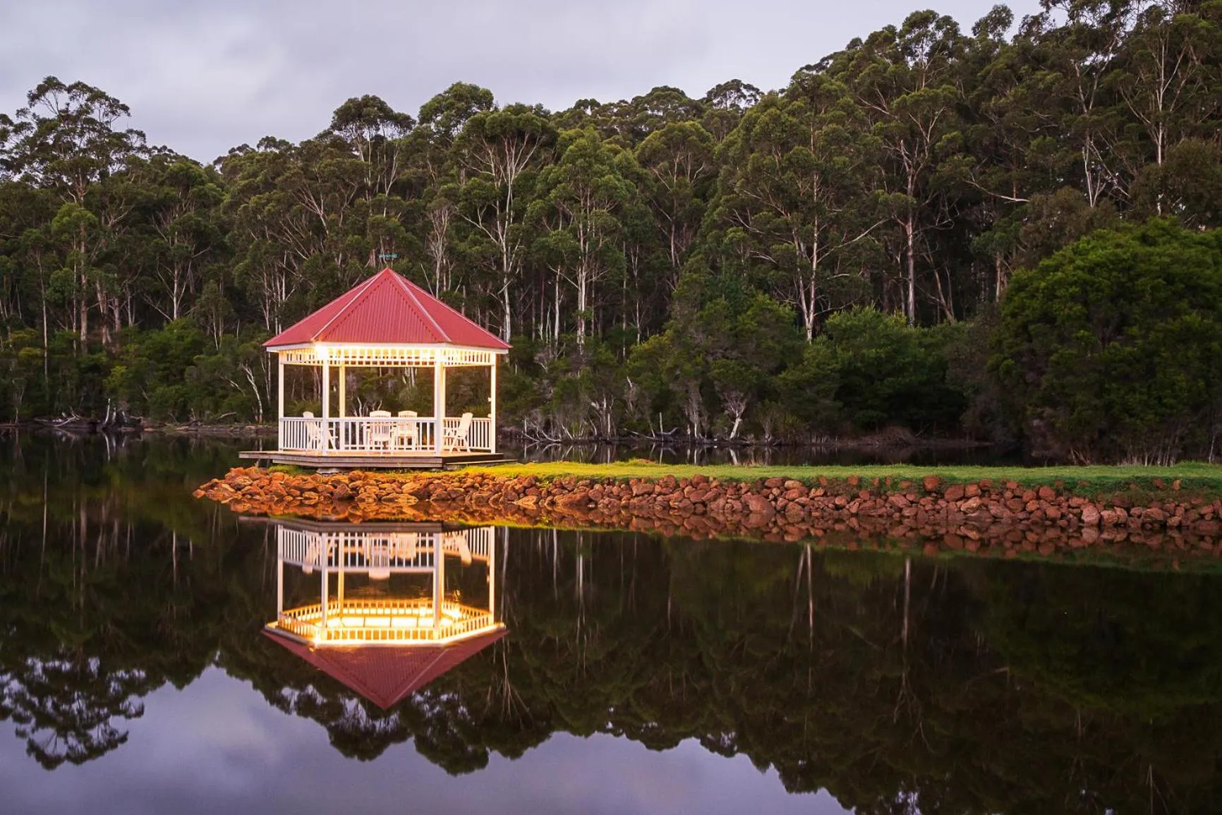 Decorative detail in Forest Lodge Resort