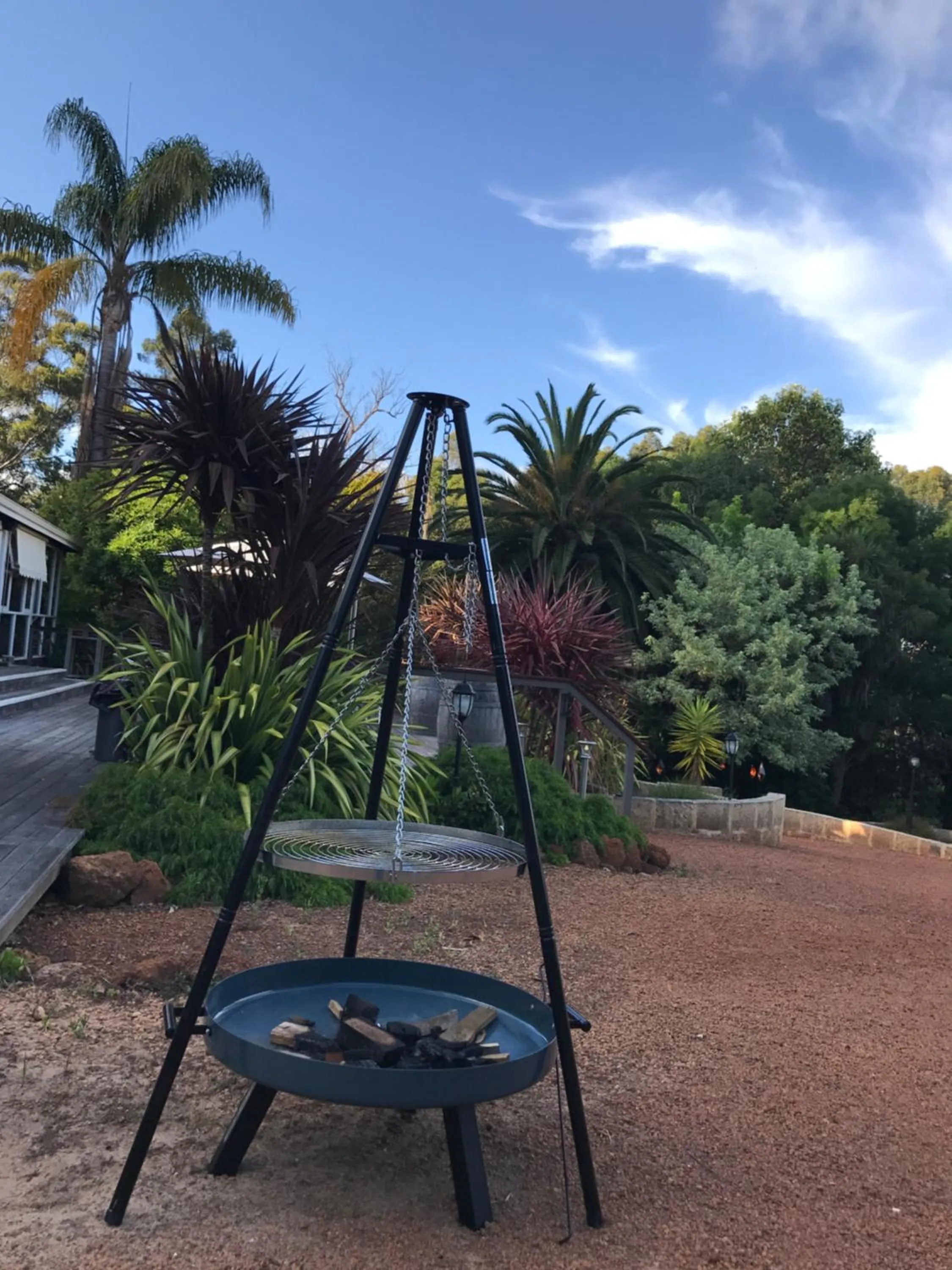 Restaurant/places to eat in Forest Lodge Resort