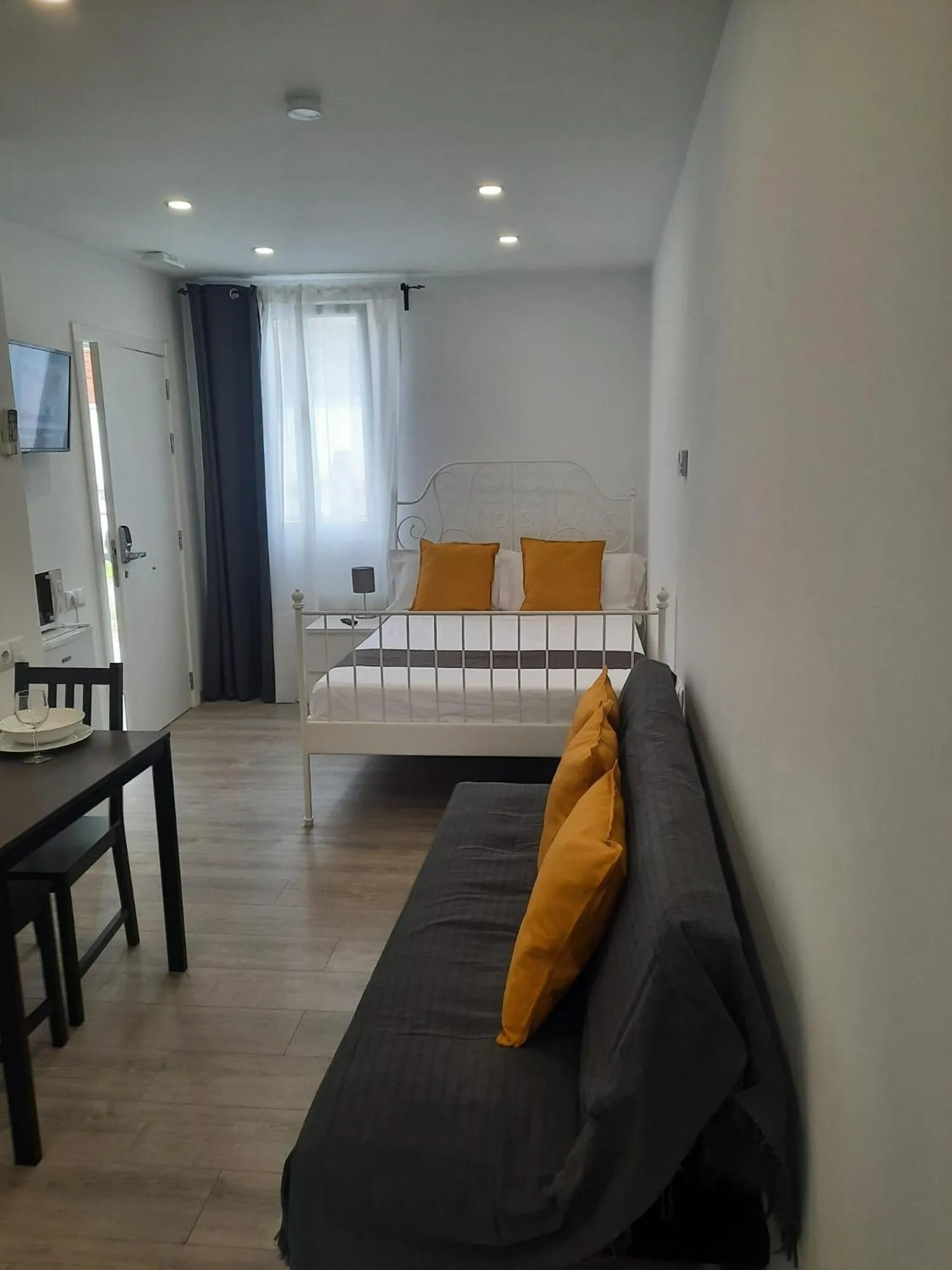 Photo of the whole room, Bed in Apartaco Apartamentos