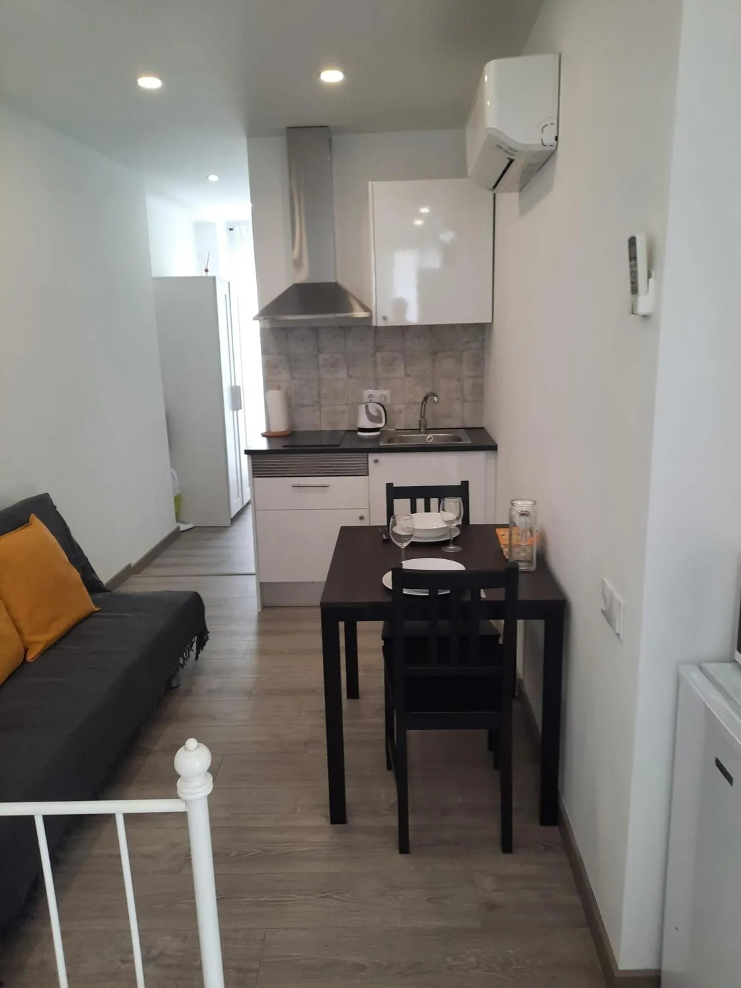 Kitchen or kitchenette in Apartaco Apartamentos