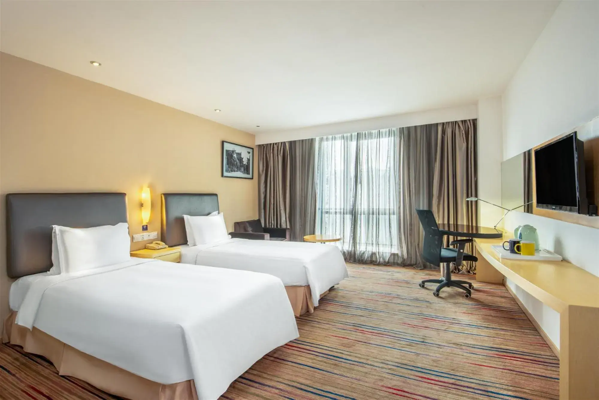 Twin Room Standard Smoking in Holiday Inn Express Changzhou Centre by IHG Twin Room Standard Smoking in Holiday Inn Express Changzhou Centre by IHG