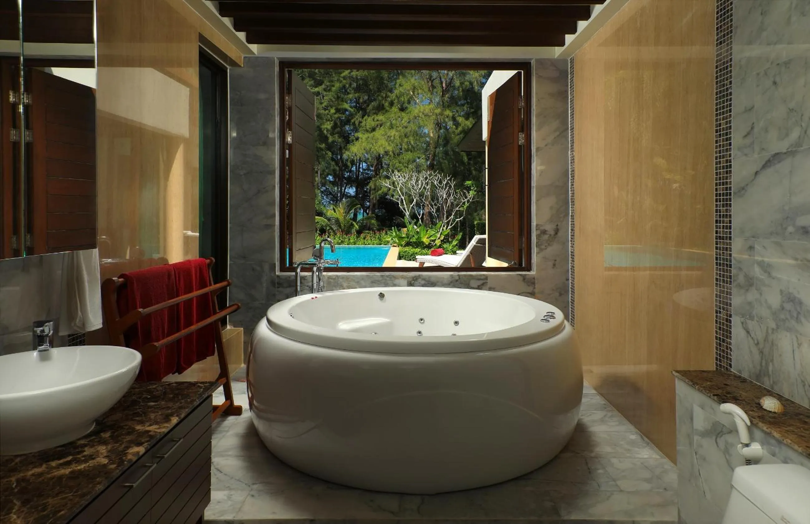 Hot Tub in Ataman Luxury Villas