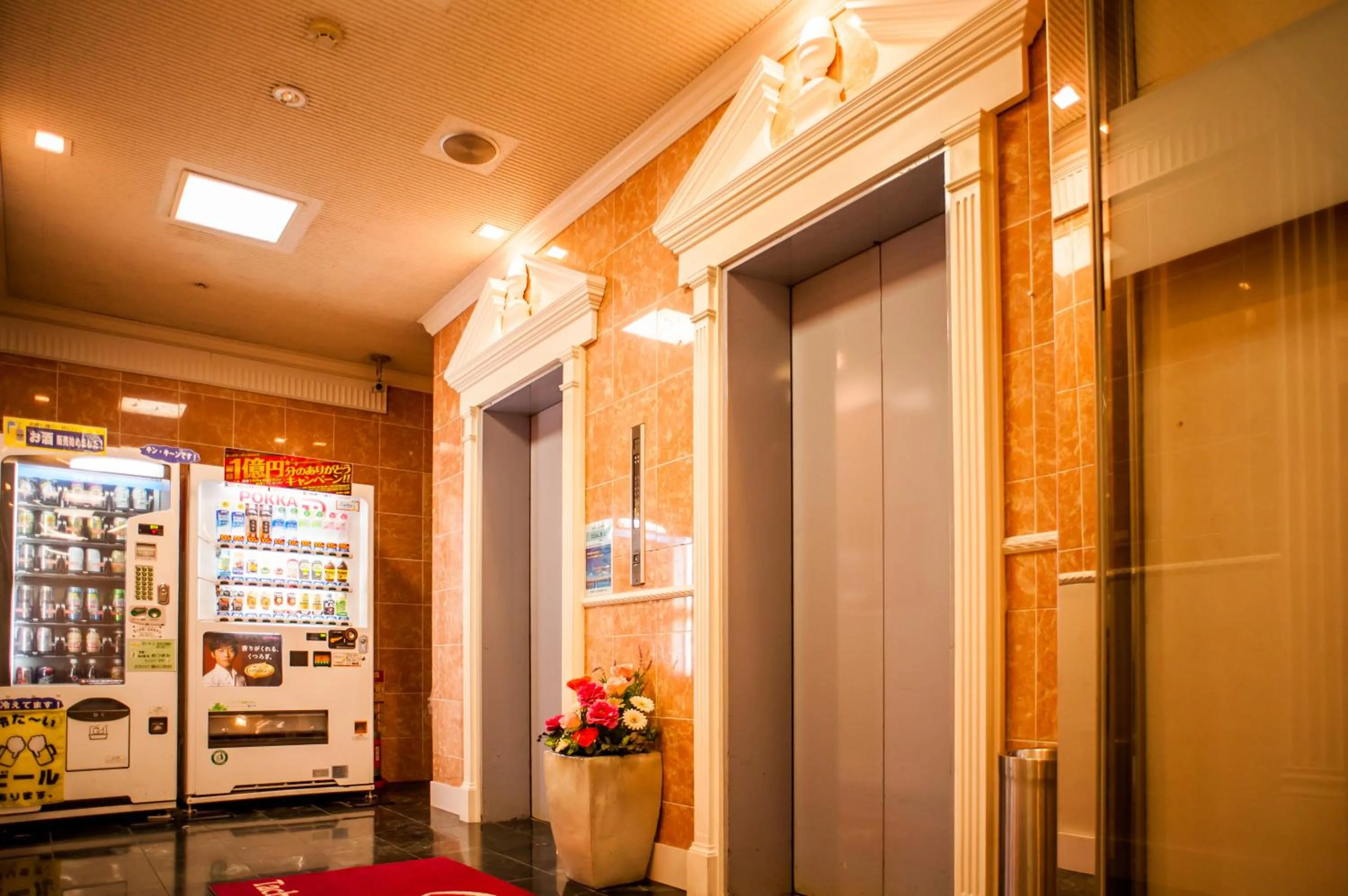 On-site shops in Tachikawa Regent Hotel