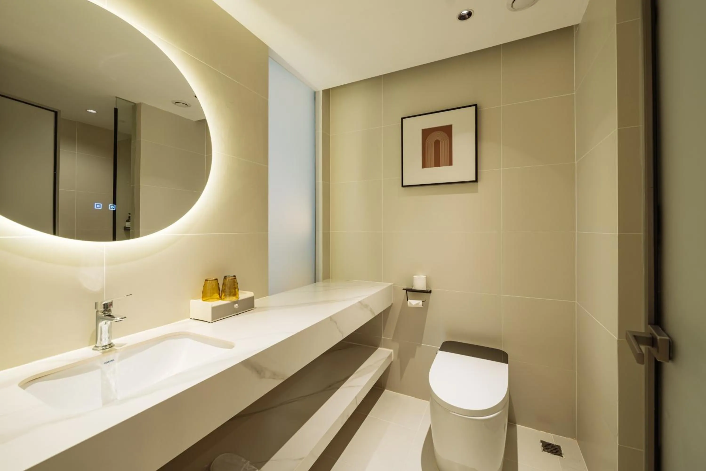 Toilet in Old Street Yun Zhu Hotel