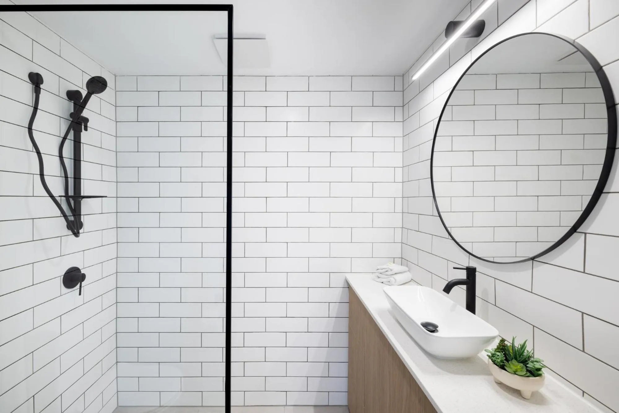 Bathroom in The Osmond Motel & Apartments