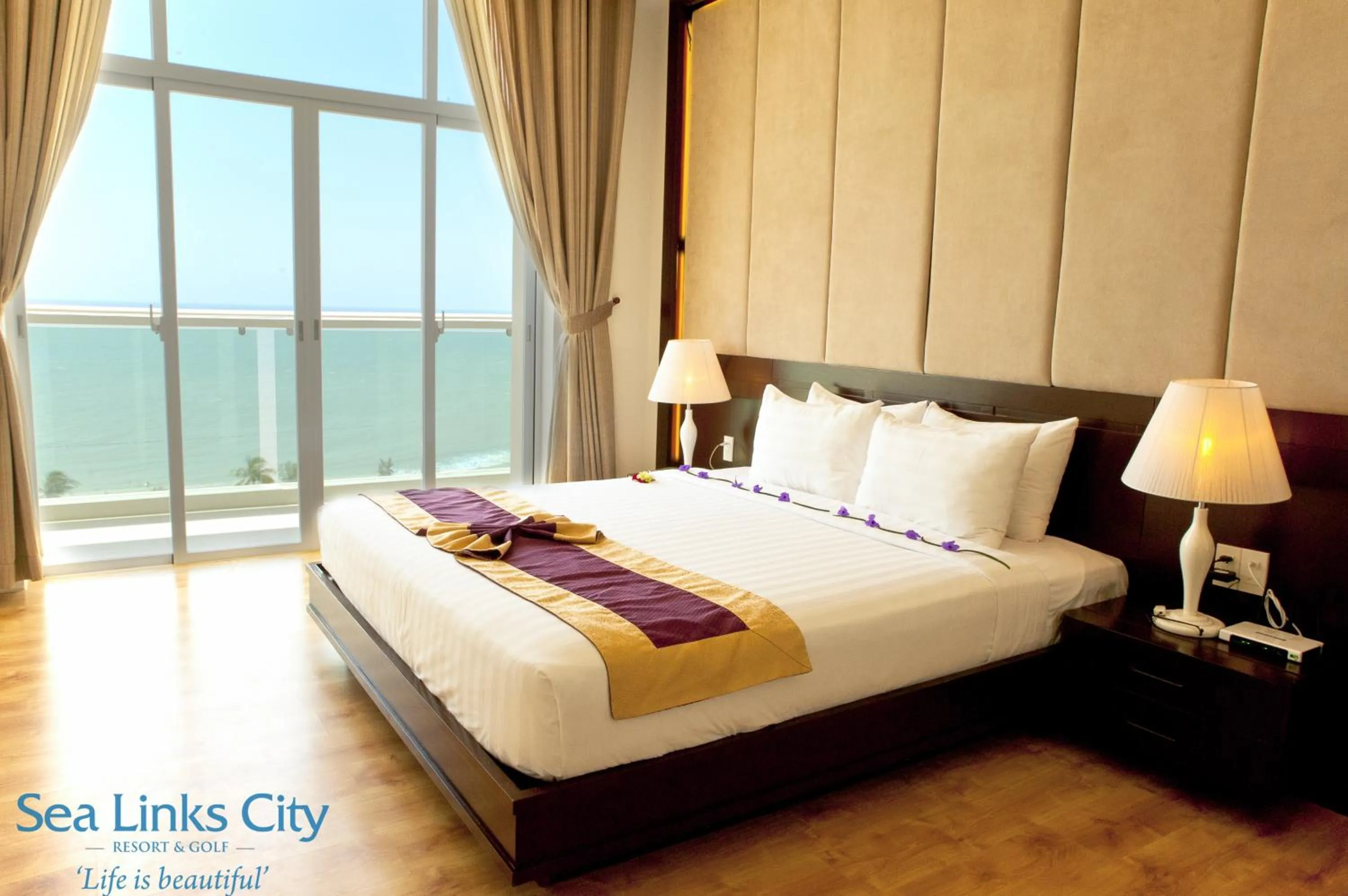 Photo of the whole room, Bed in Ocean Vista