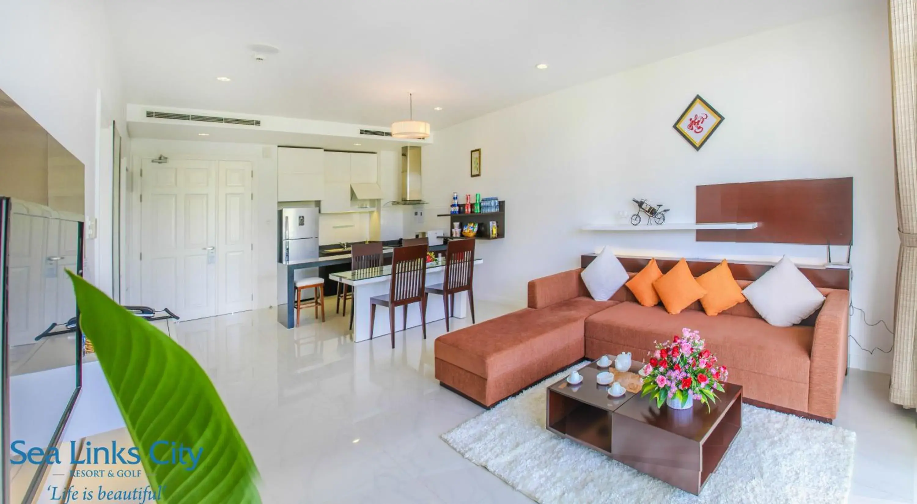 Two-Bedroom Apartment with Garden View in Ocean Vista Two-Bedroom Apartment with Garden View in Ocean Vista