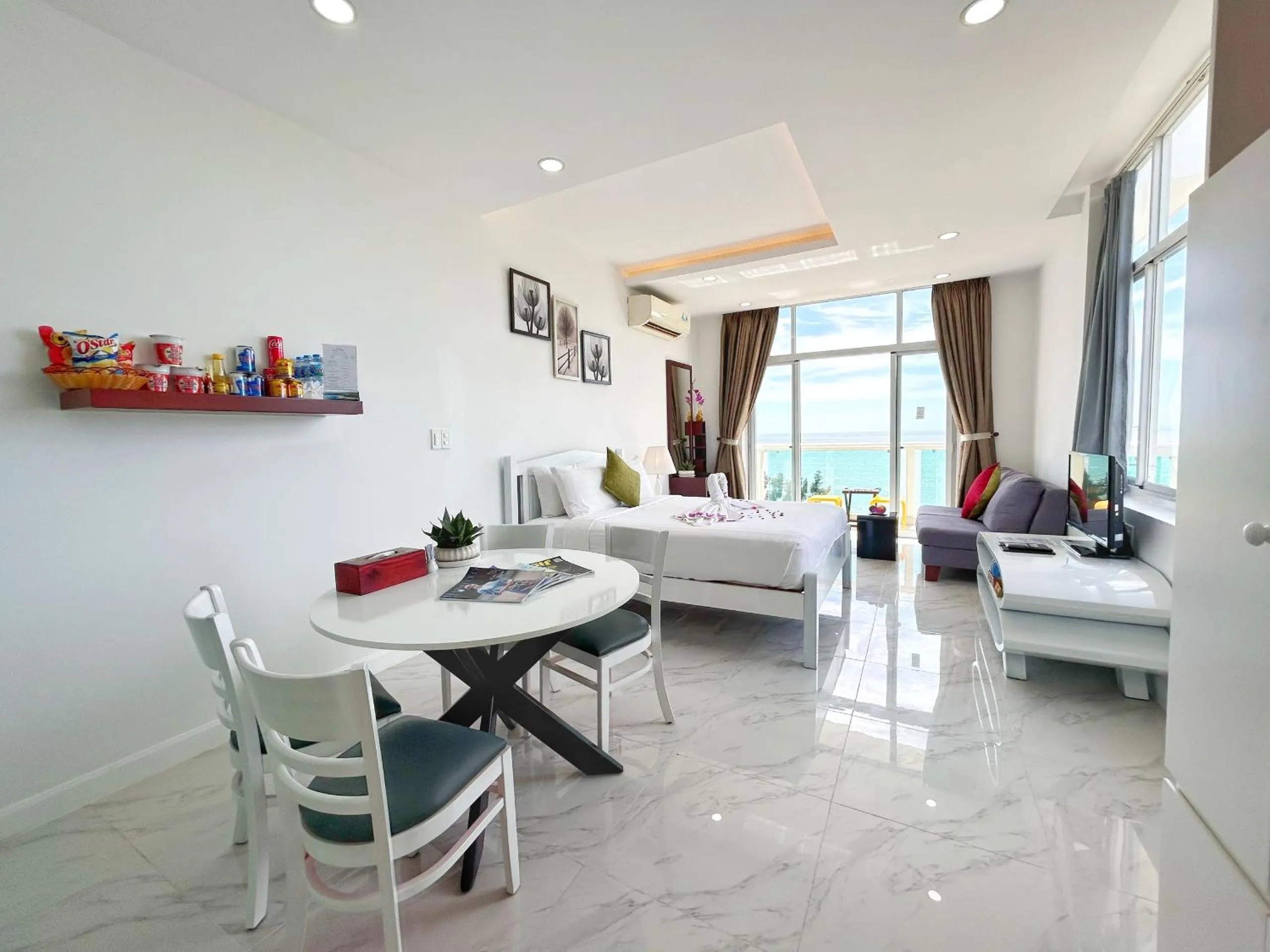 Bedroom, Bed in Ocean Vista