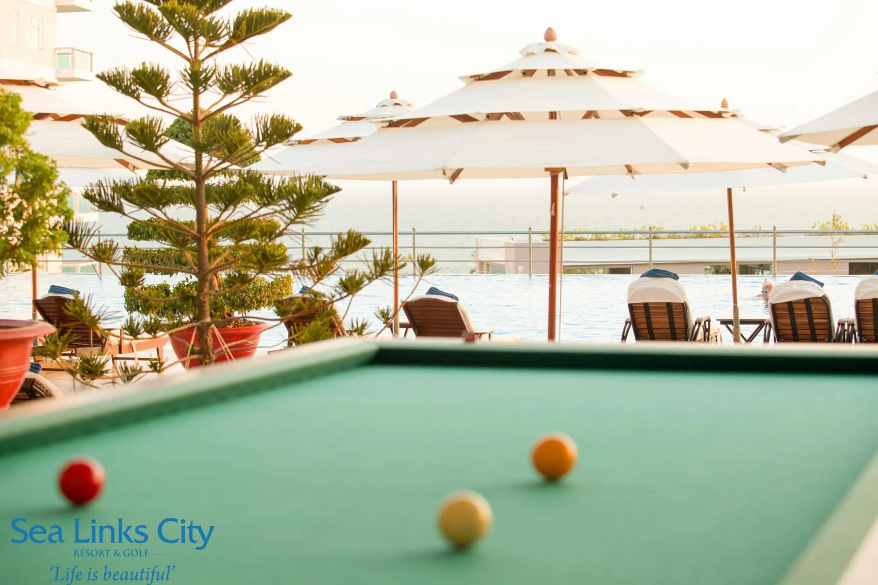 Billiard in Ocean Vista