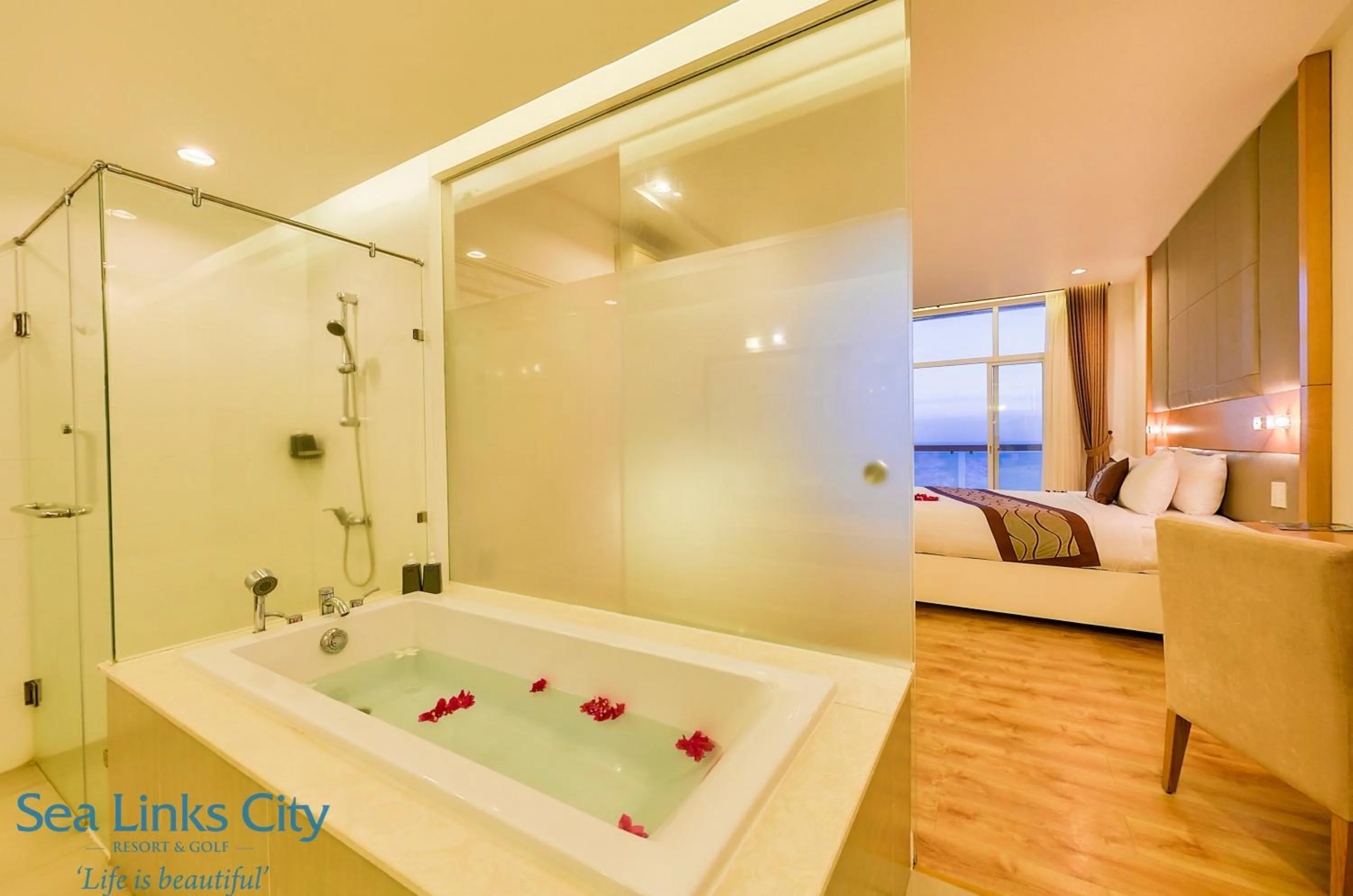 Bath, Bed in Ocean Vista