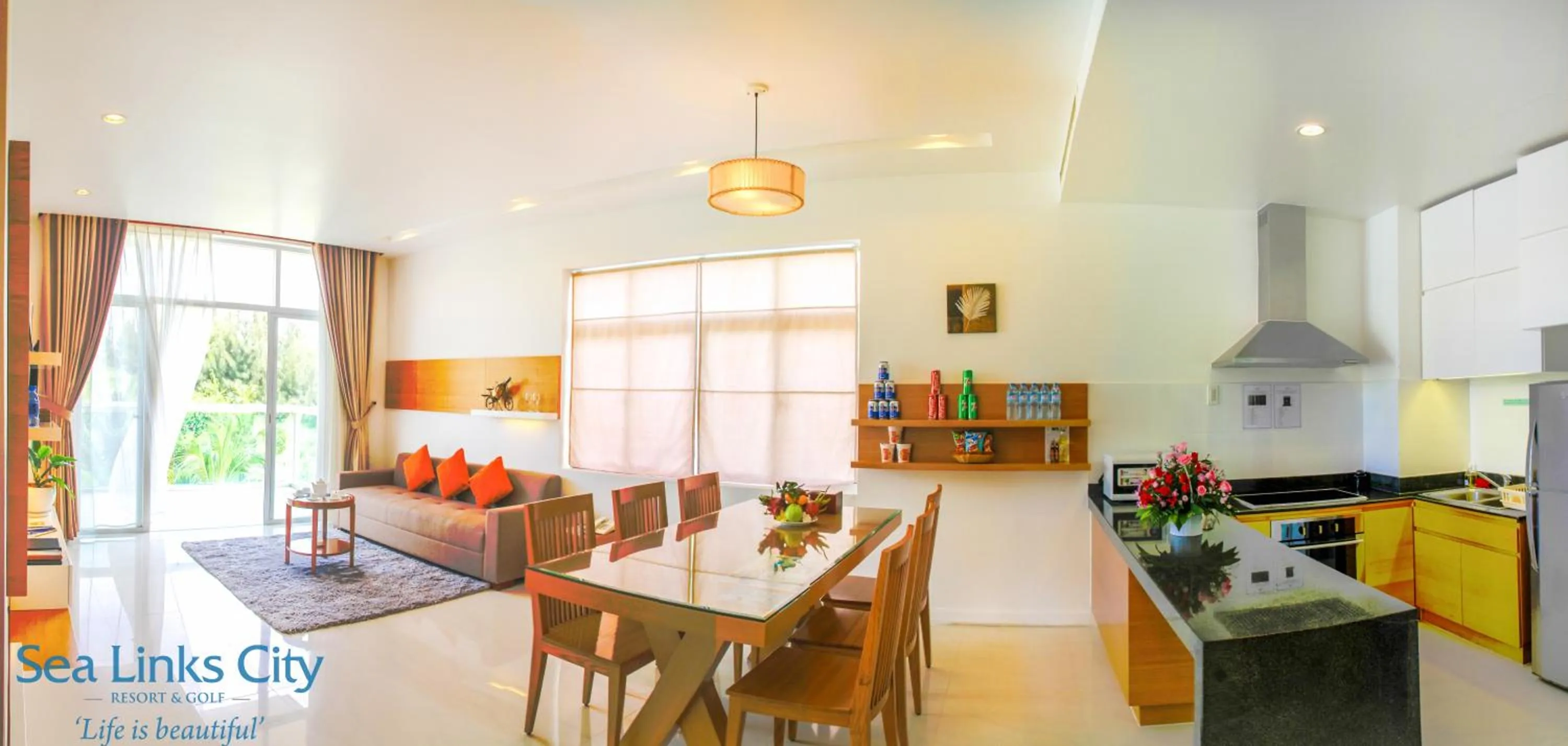Dining area in Ocean Vista