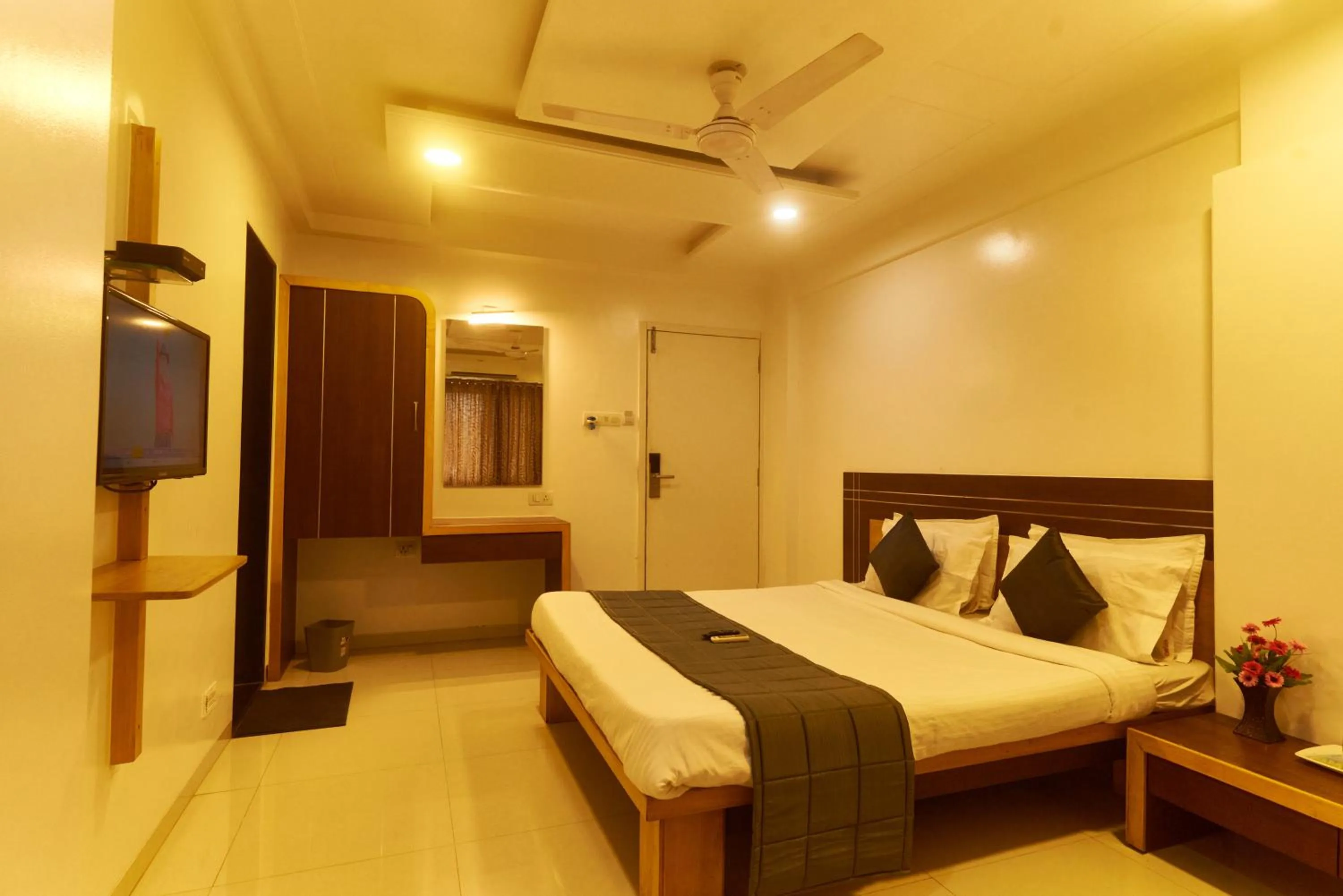 Photo of the whole room, Bed in Hotel Anand Heritage