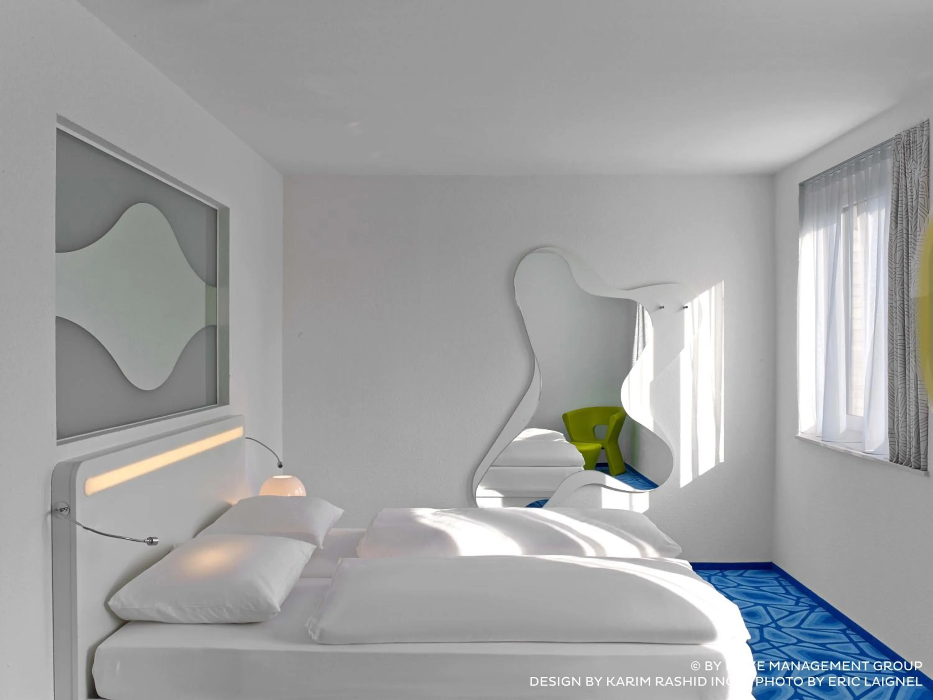 Bed in prizeotel Hamburg-City