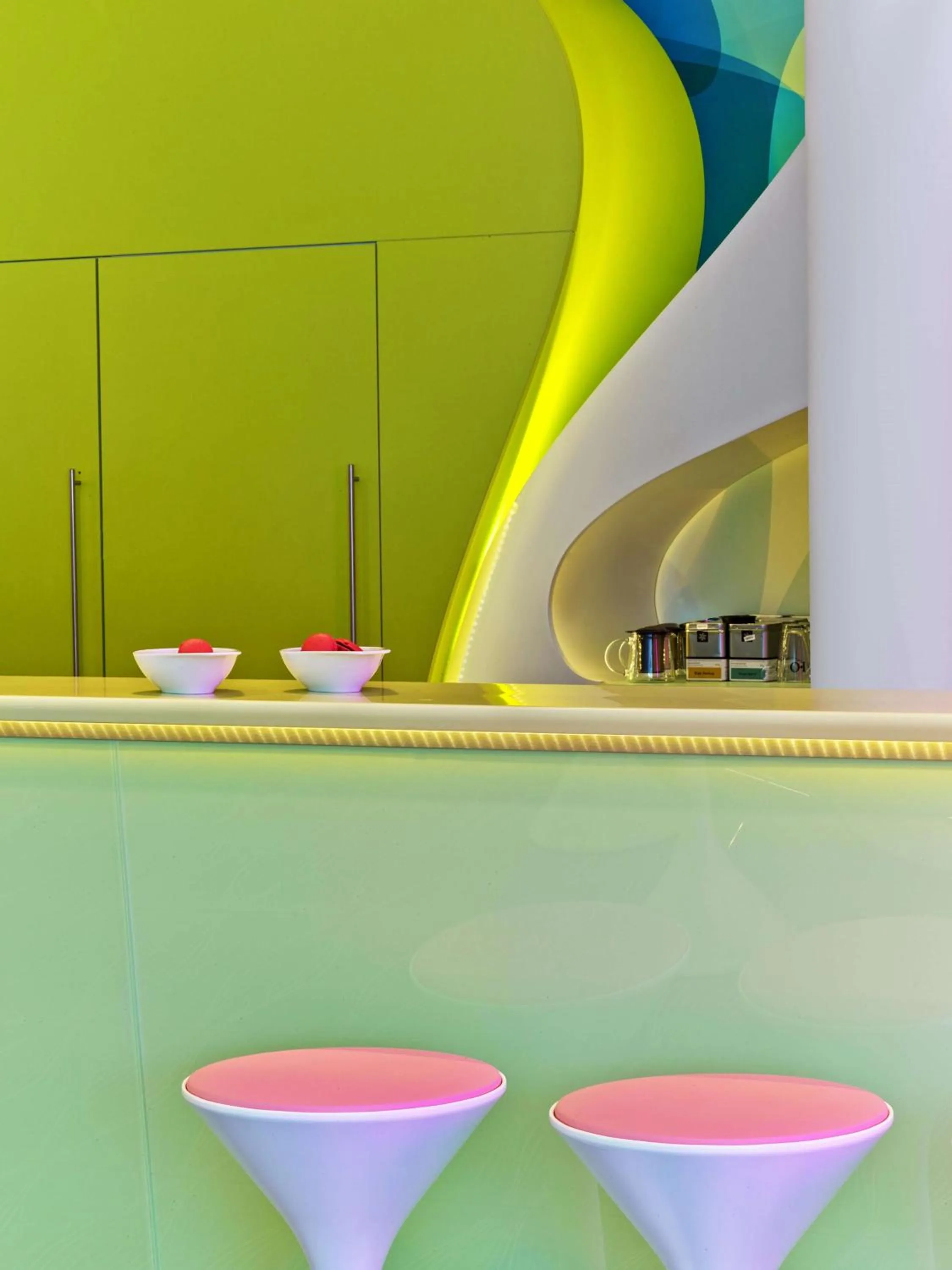 Lounge or bar in prizeotel Hamburg-City