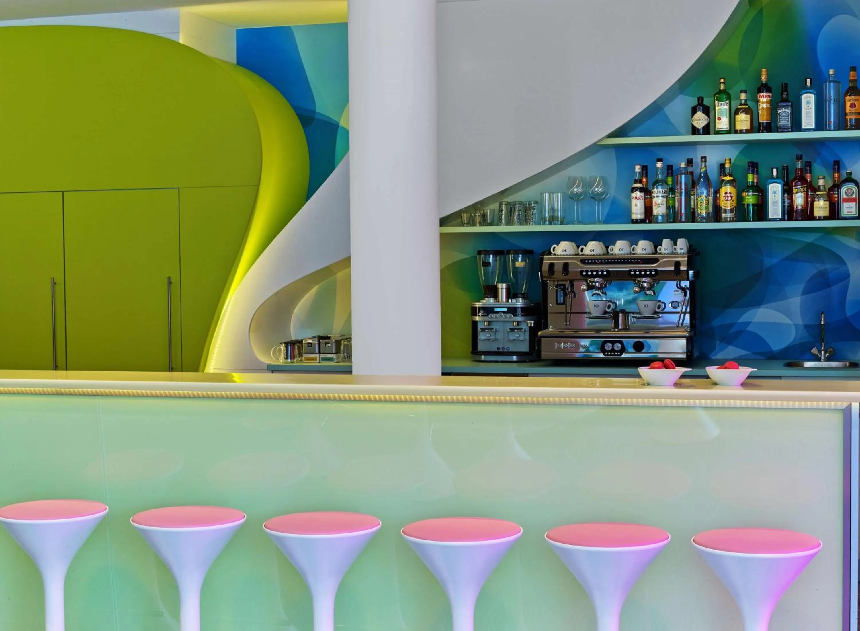 Lounge or bar in prizeotel Hamburg-City