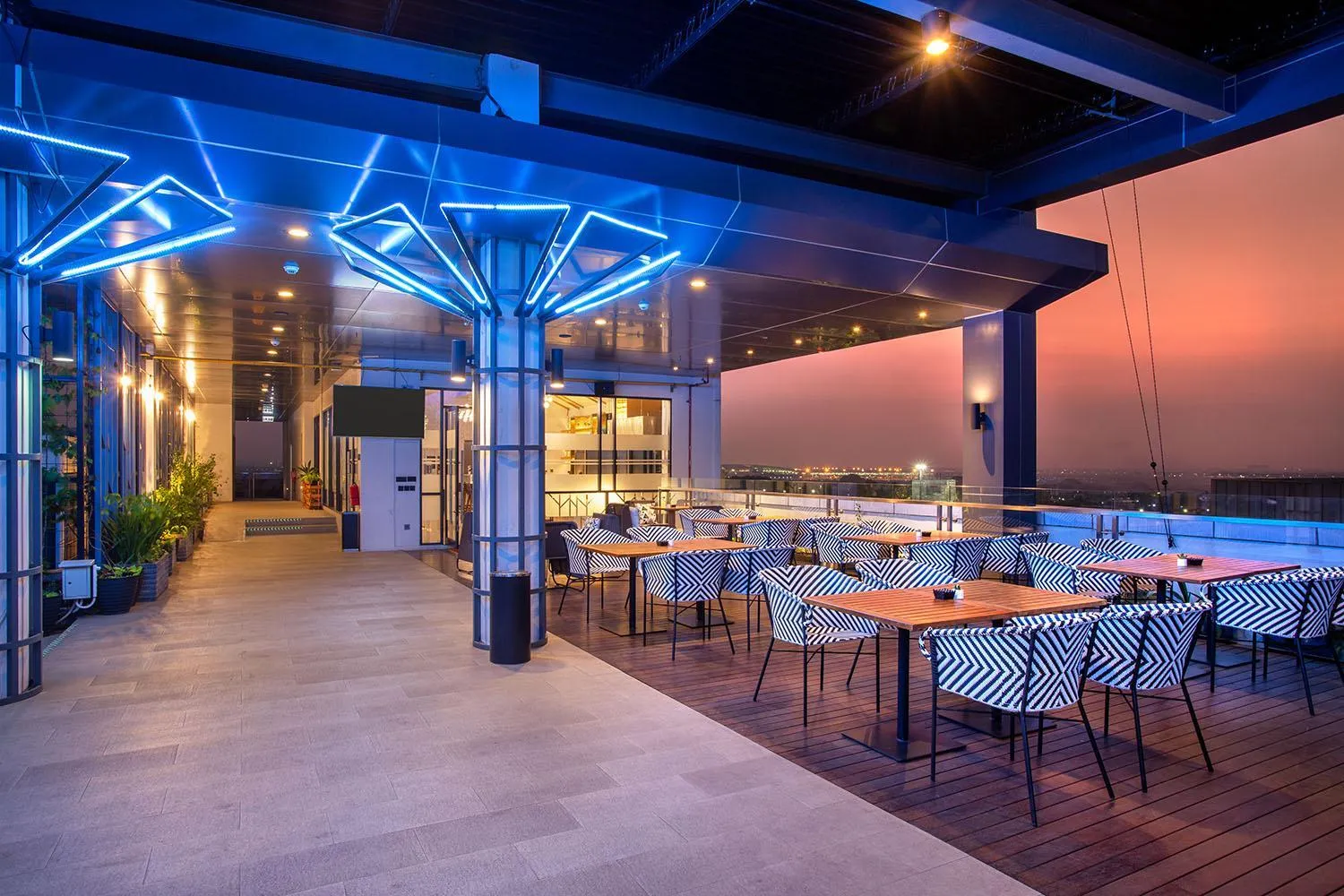 Lounge or bar in THE 1O1 Jakarta Airport CBC