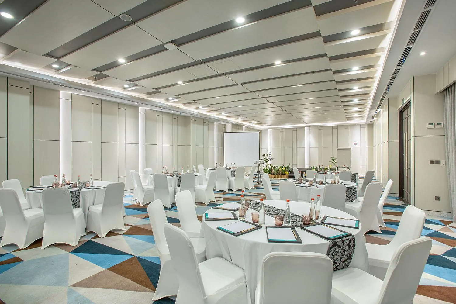 Meeting/conference room in THE 1O1 Jakarta Airport CBC