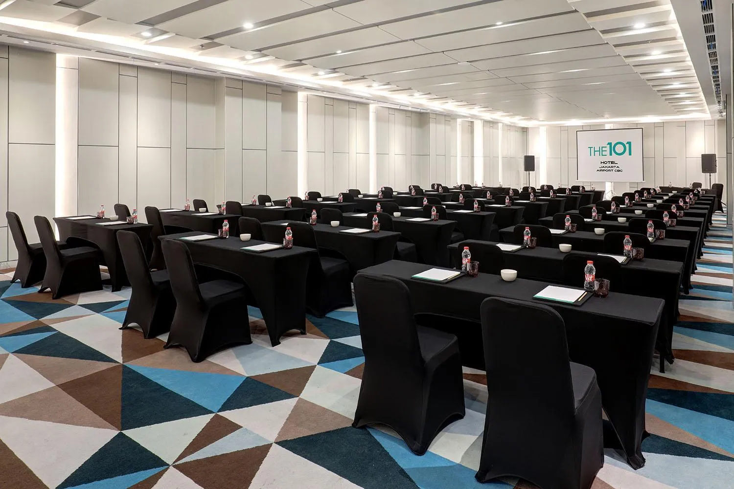 Meeting/conference room in THE 1O1 Jakarta Airport CBC