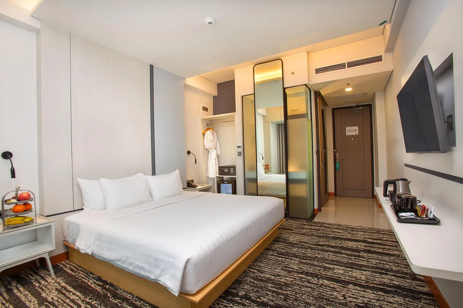 Bedroom, Bed in THE 1O1 Jakarta Airport CBC