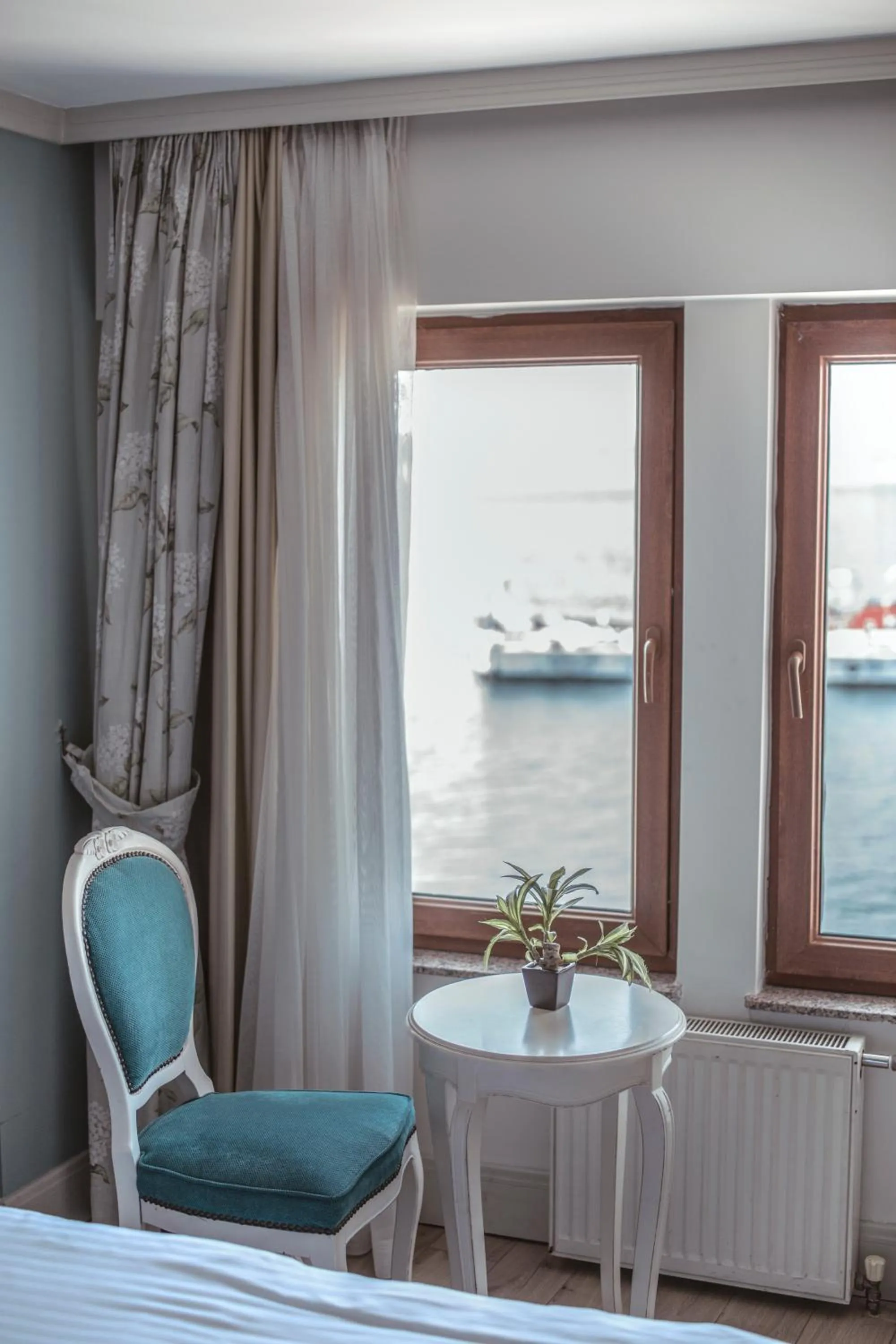 Seating area in Hotel Limani