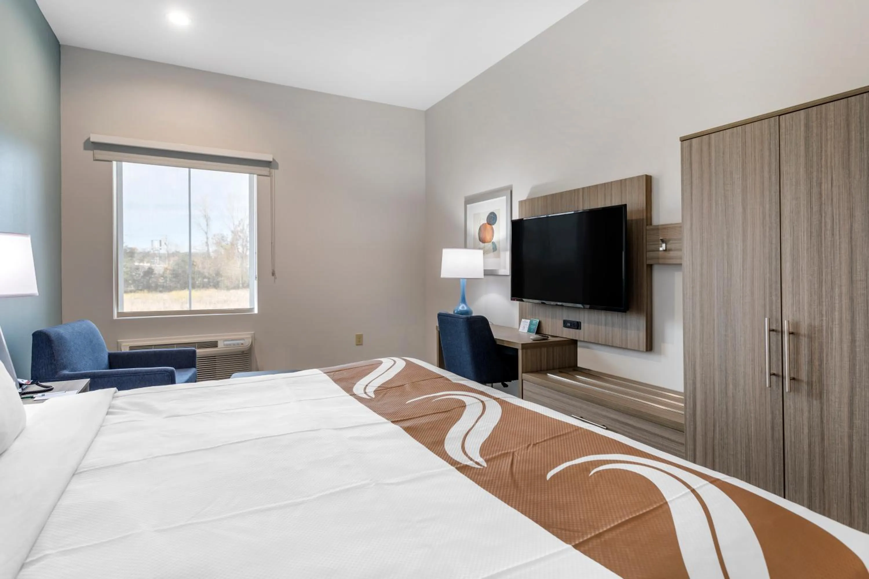 Photo of the whole room, Bed in Quality Inn Lebanon - Nashville Area