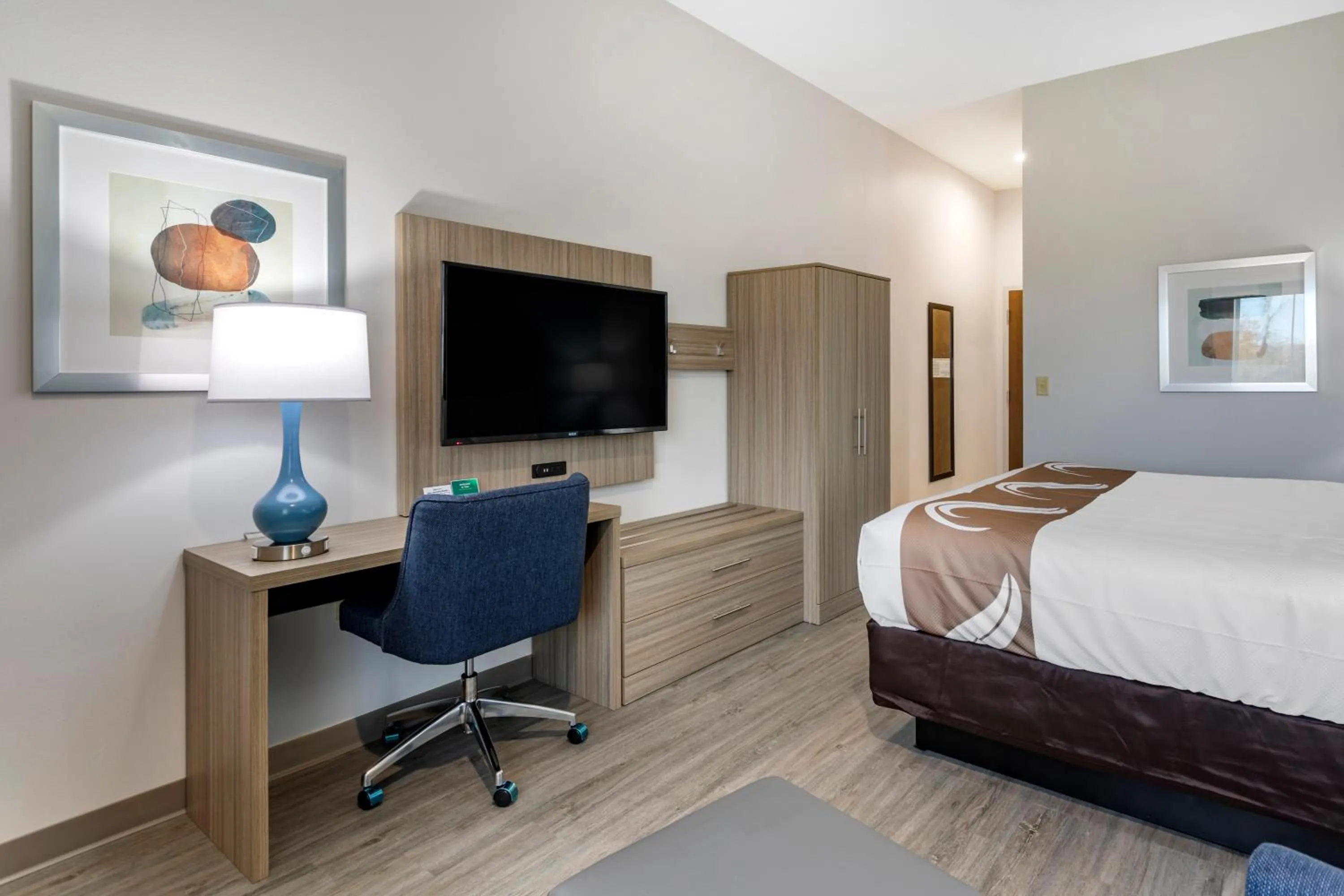 Photo of the whole room, Bed in Quality Inn Lebanon - Nashville Area