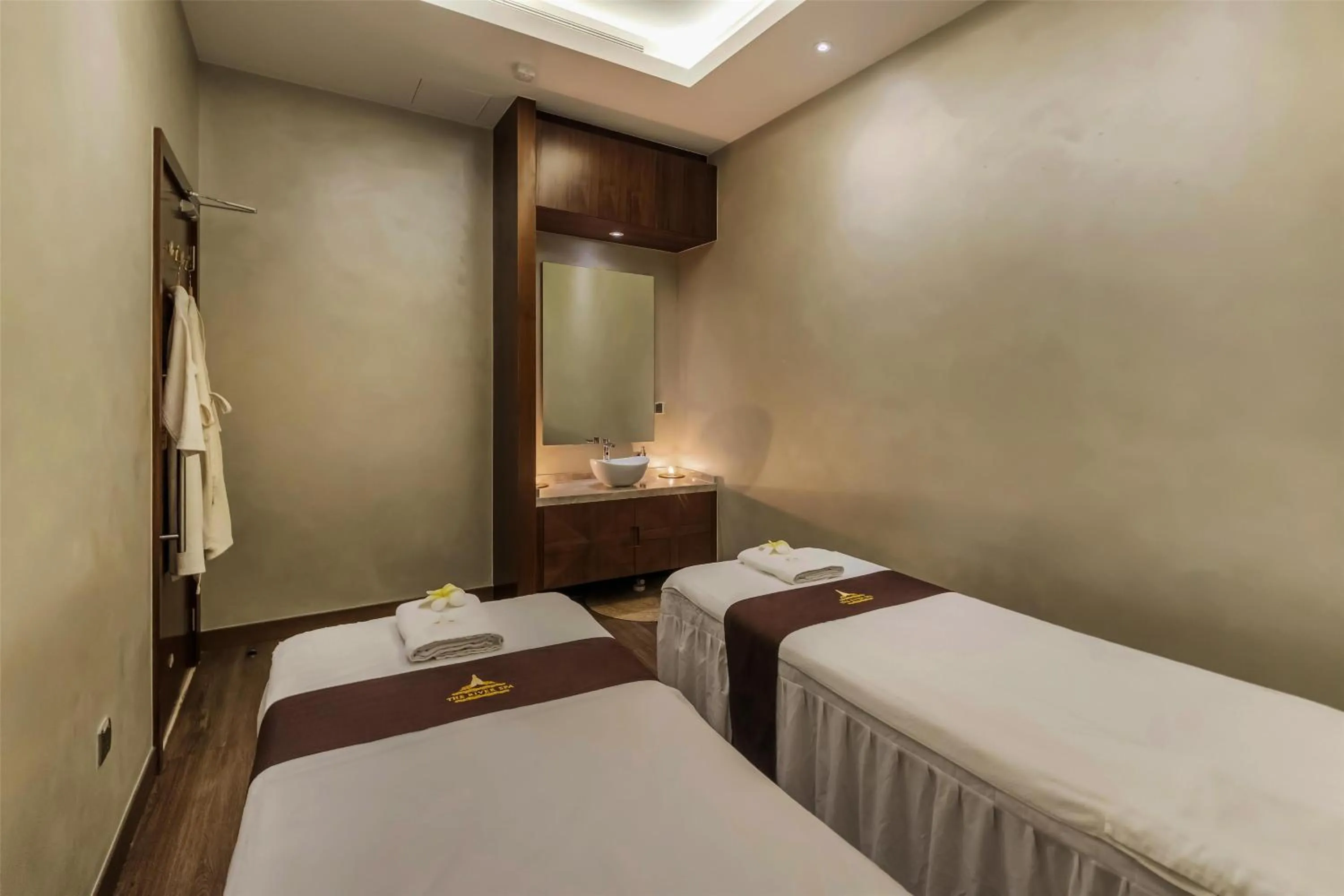 Spa and wellness centre/facilities, Bed in Radisson Resort Ras Al Khaimah Marjan Island
