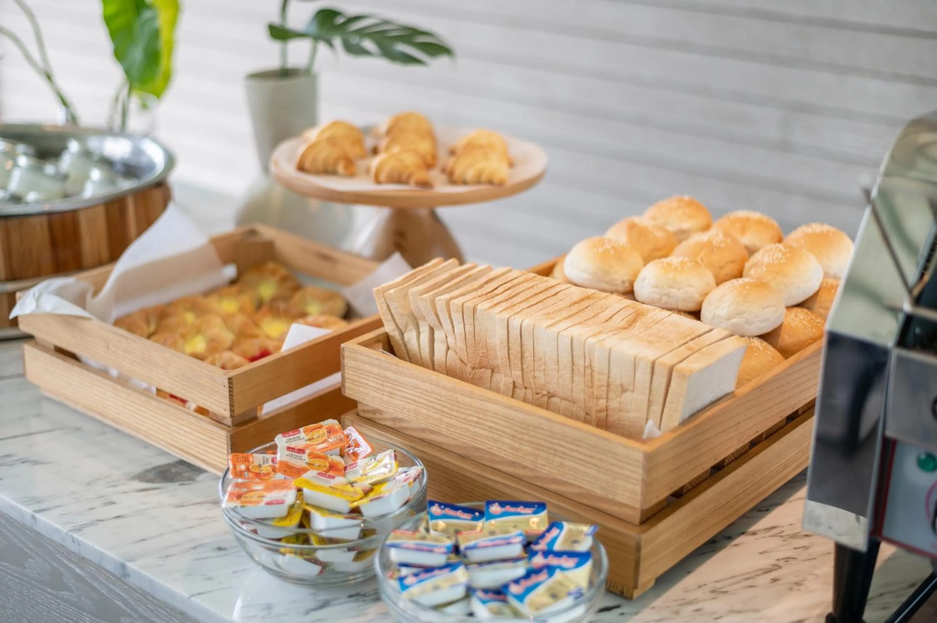 Breakfast in Manhattan Pattaya Hotel - SHA Extra Plus