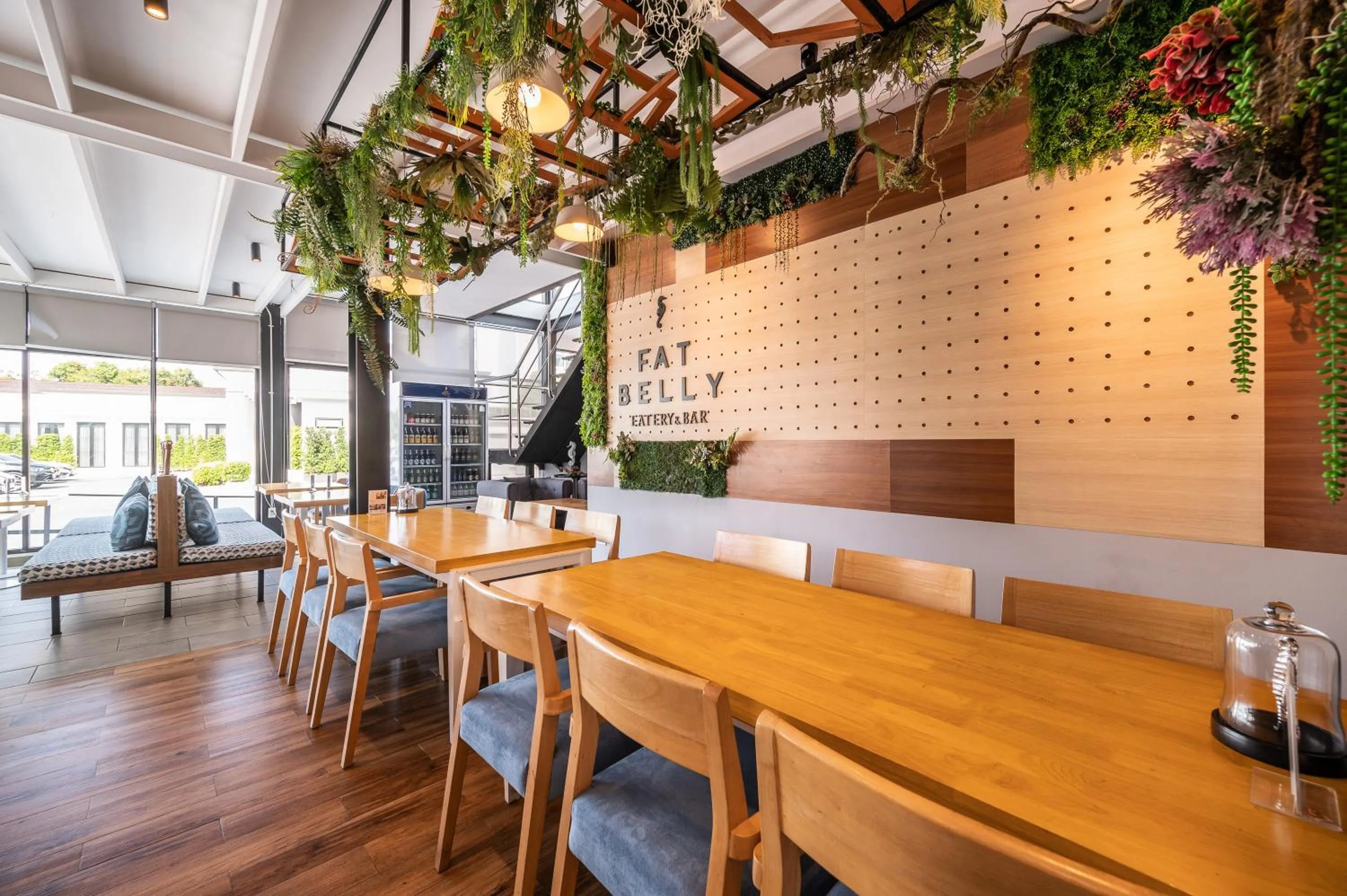 Restaurant/places to eat in Manhattan Pattaya Hotel - SHA Extra Plus