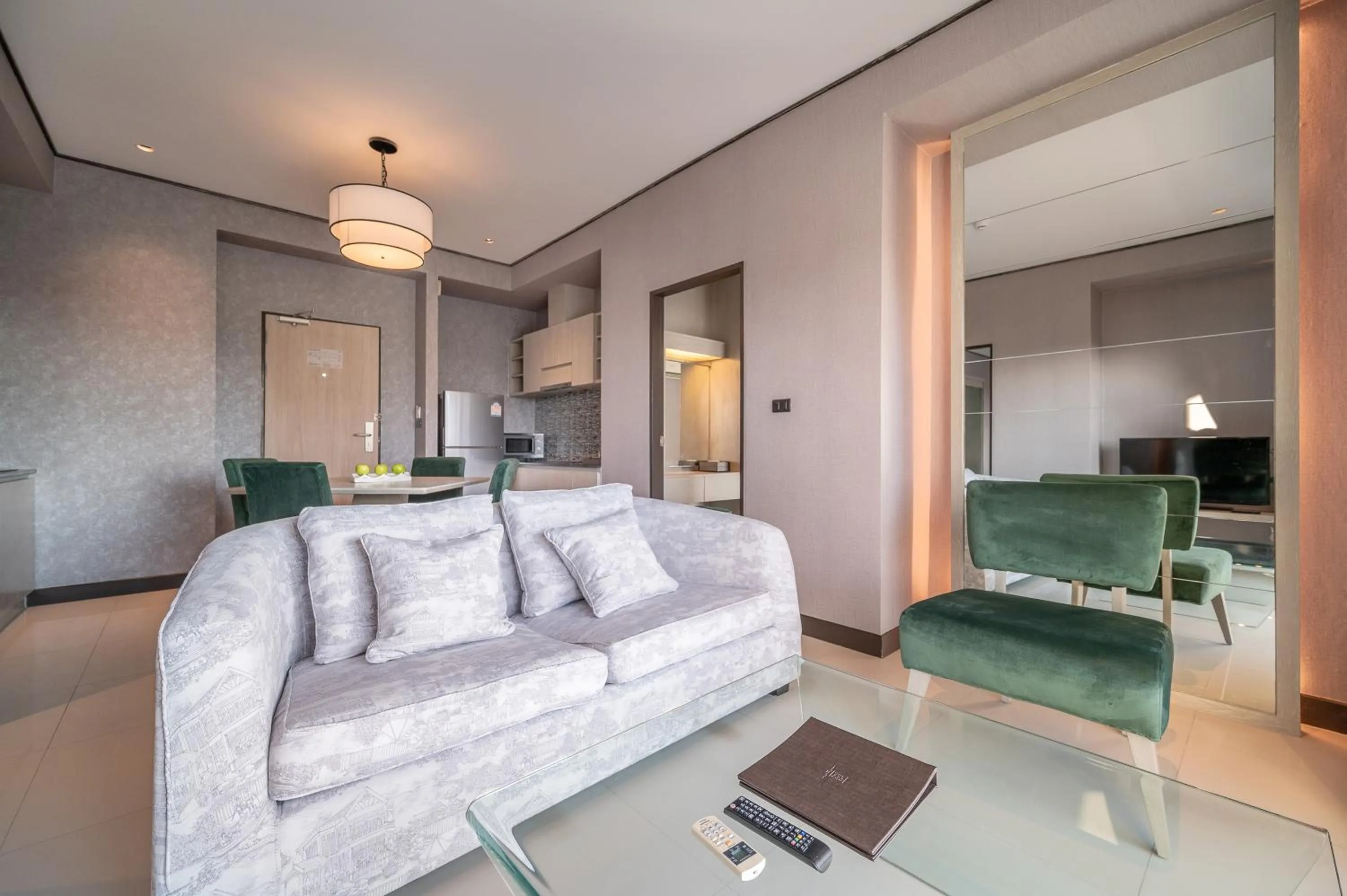 Living room in Manhattan Pattaya Hotel - SHA Extra Plus