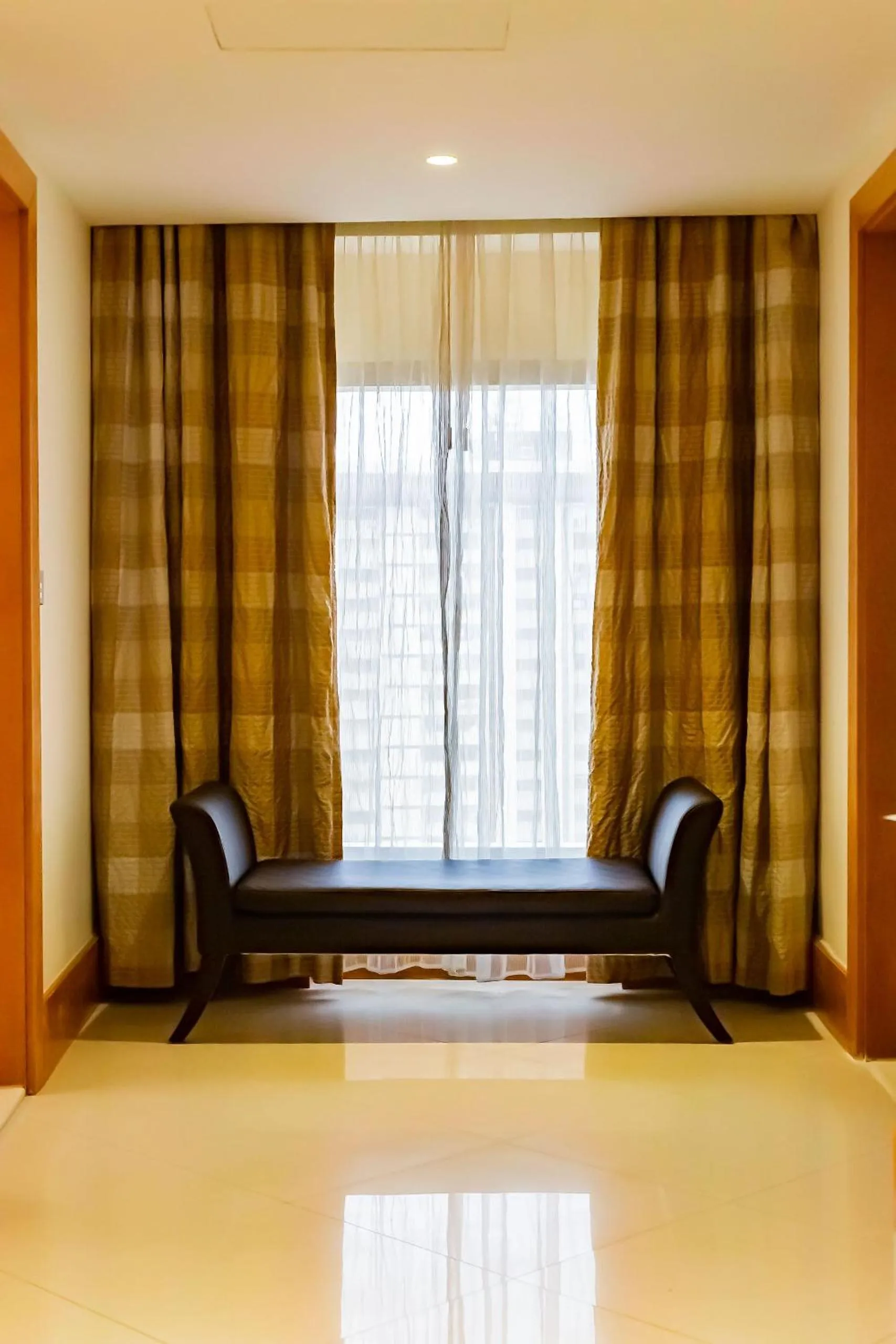 hair dresser in Lagos Continental Hotel