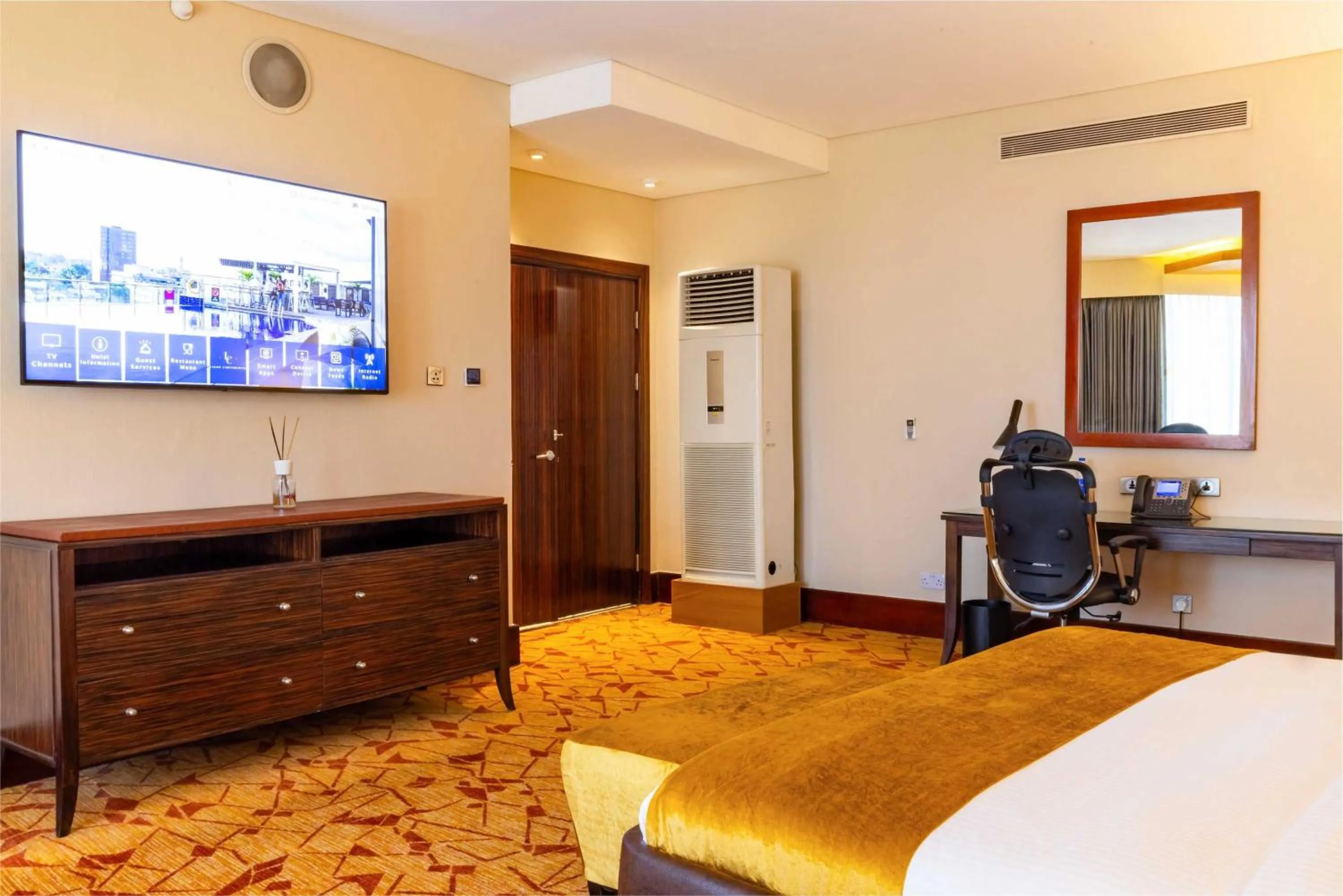 Bedroom, Bed in Lagos Continental Hotel