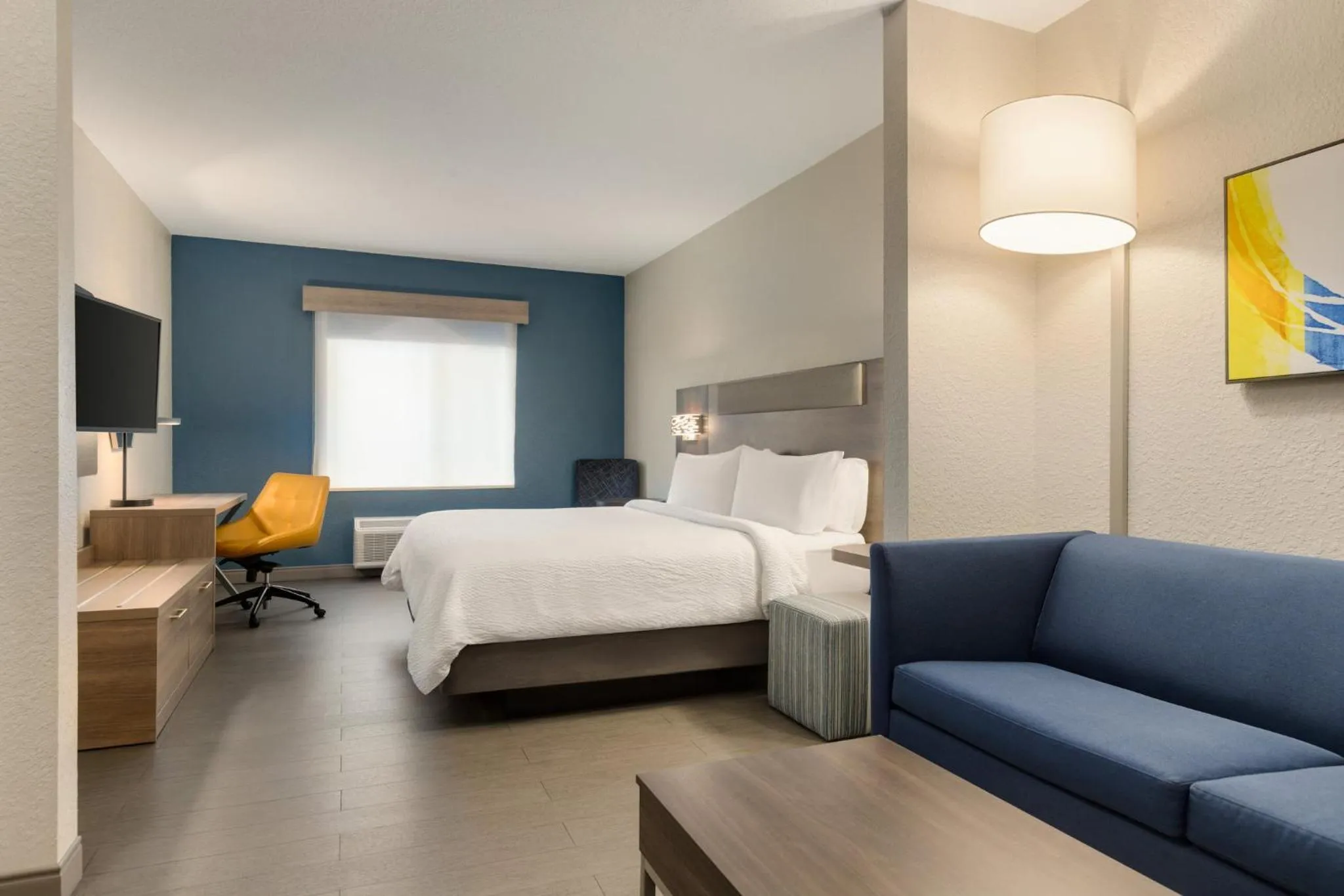 Photo of the whole room, Bed in Holiday Inn Express Fort Lauderdale Airport South by IHG