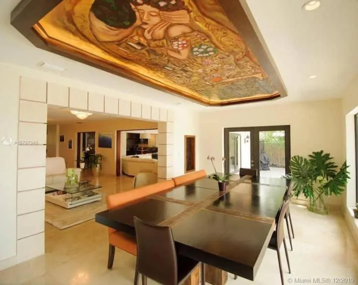 Dining area in Villa Toscana - Luxury with Pool