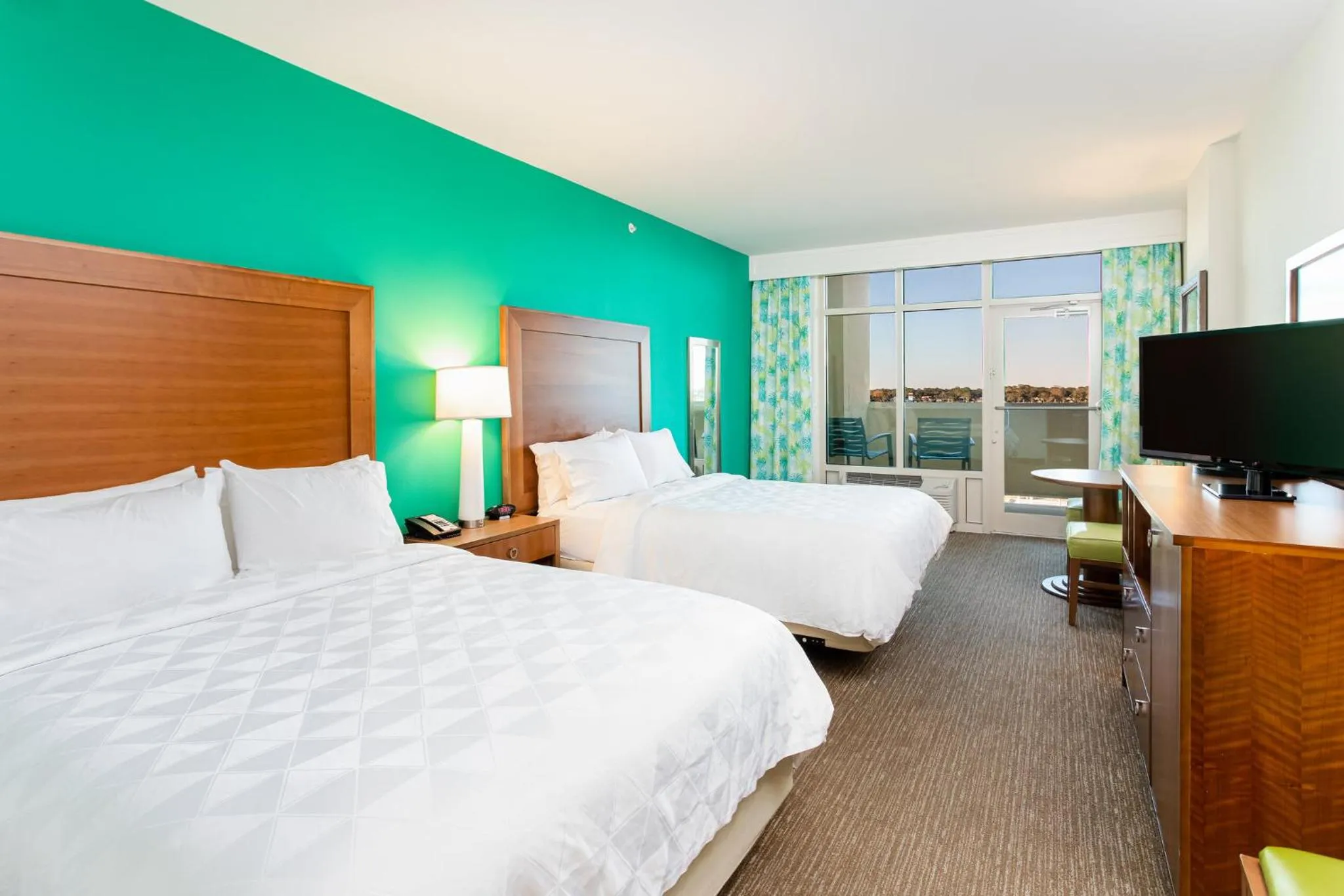 Photo of the whole room, Bed in Holiday Inn Resort Fort Walton Beach by IHG
