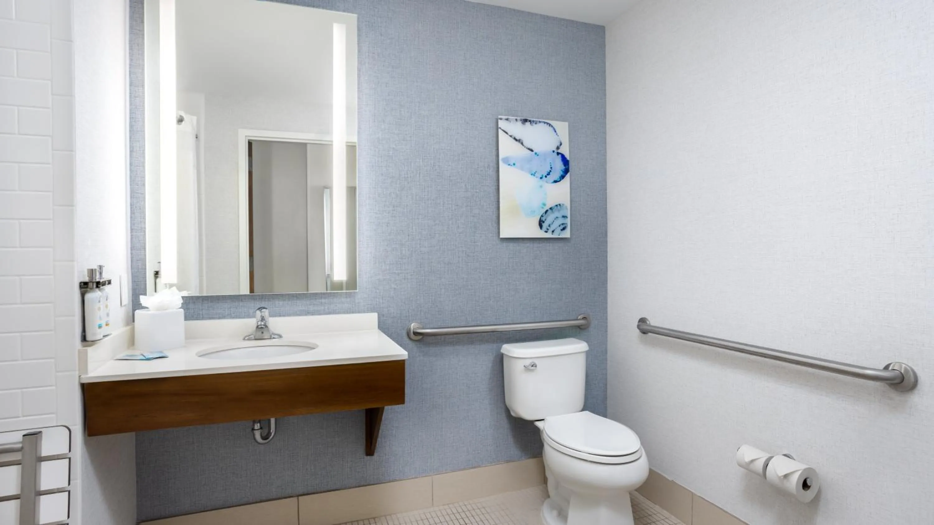 Bedroom in Holiday Inn Resort Fort Walton Beach by IHG