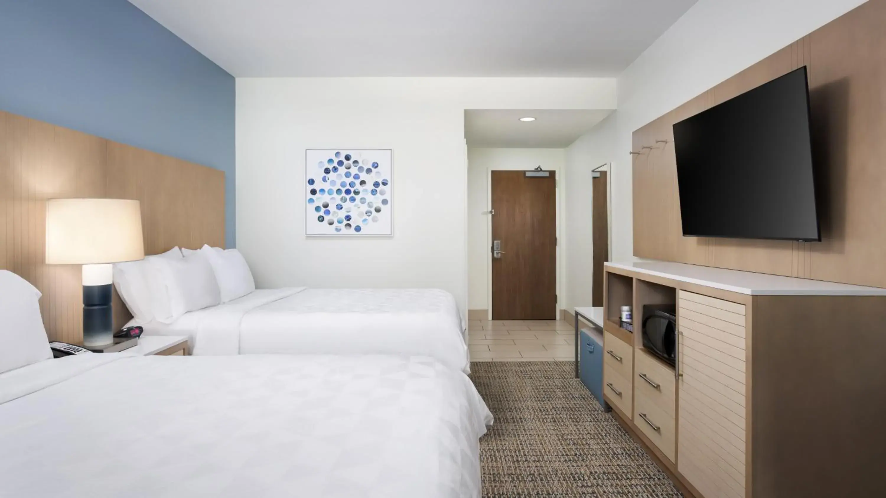 Queen Room with Two Queen Beds and Mobility Accessible Roll-In Shower - Ocean View in Holiday Inn Resort Fort Walton Beach by IHG Queen Room with Two Queen Beds and Mobility Accessible Roll-In Shower - Ocean View in Holiday Inn Resort Fort Walton Beach by IHG