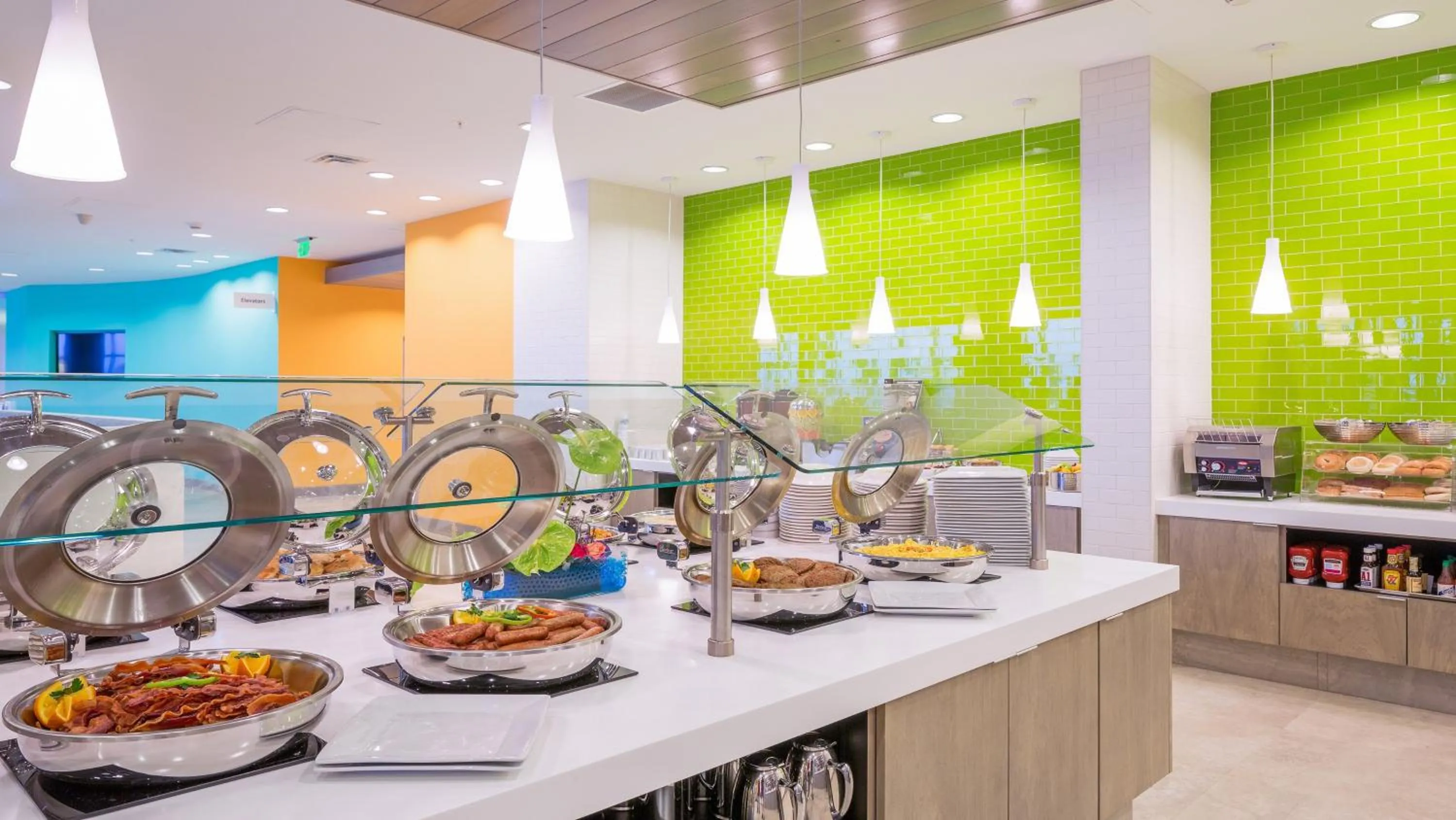 Restaurant/places to eat in Holiday Inn Resort Fort Walton Beach by IHG