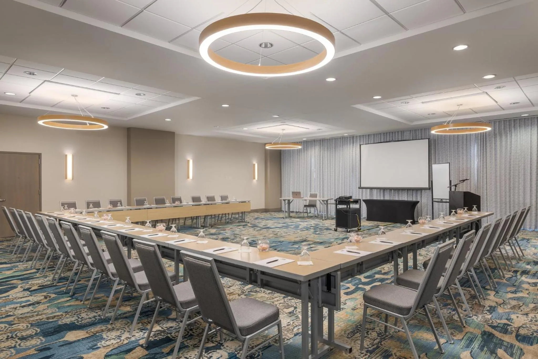 Meeting/conference room in Holiday Inn Resort Fort Walton Beach by IHG