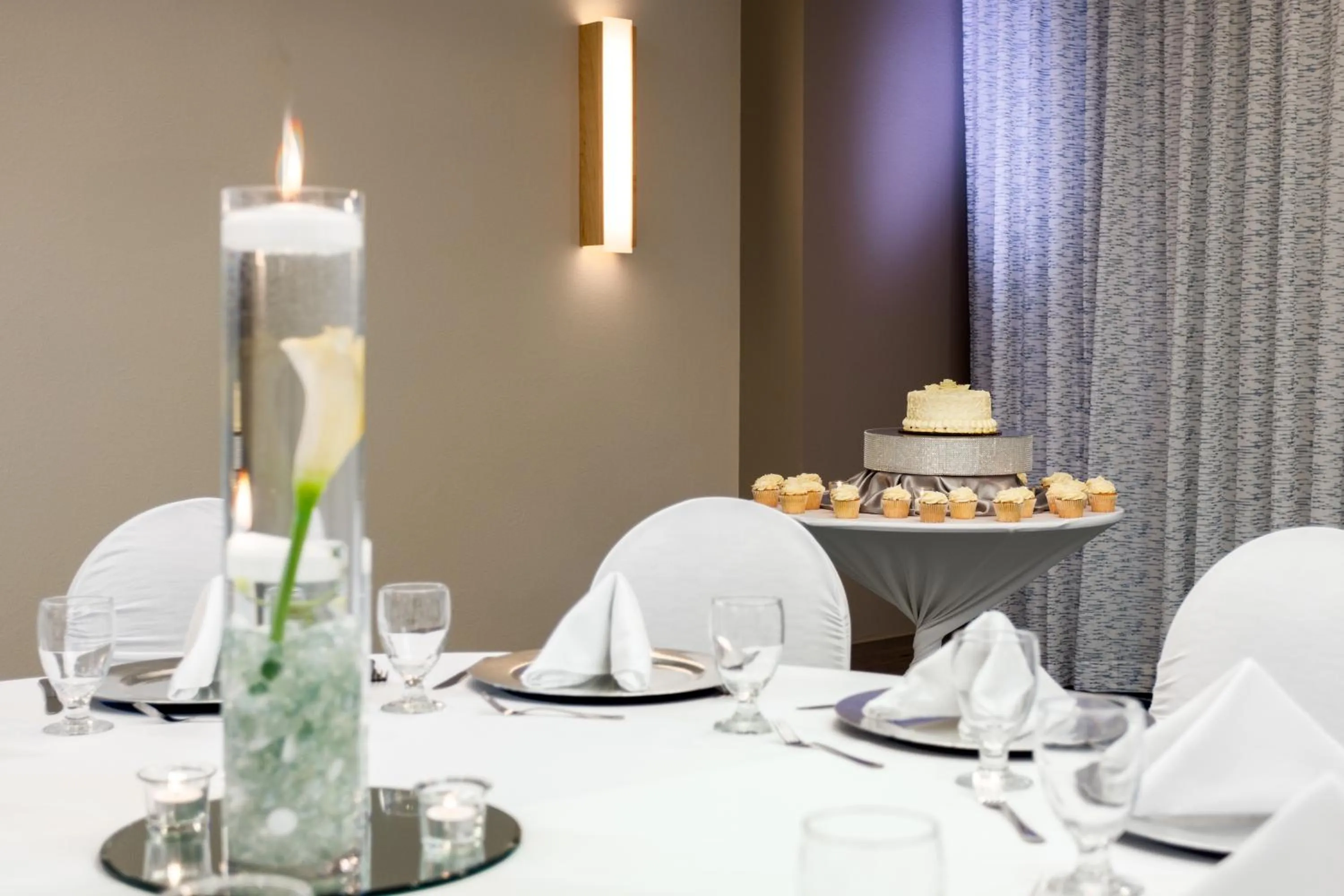 Meeting/conference room in Holiday Inn Resort Fort Walton Beach by IHG