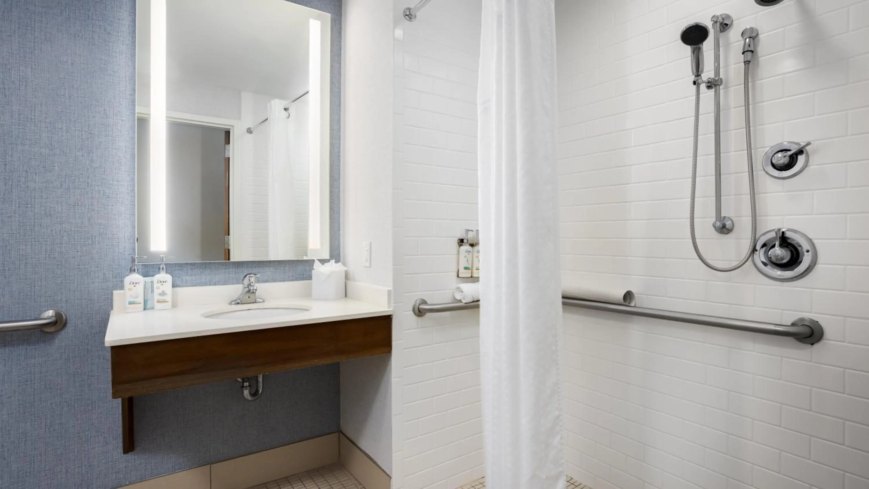 Bathroom in Holiday Inn Resort Fort Walton Beach by IHG