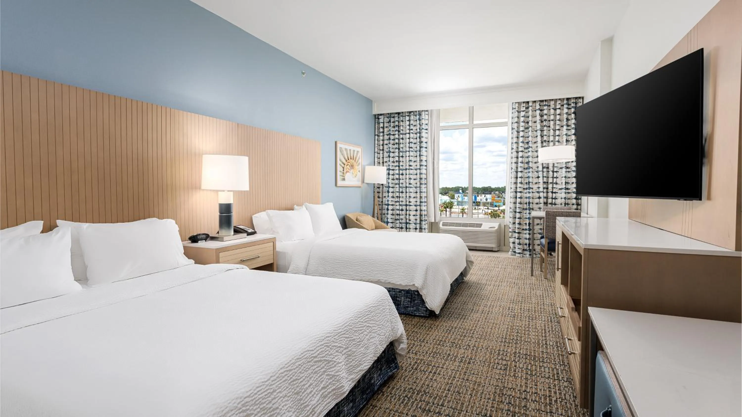 Photo of the whole room, Bed in Holiday Inn Resort Fort Walton Beach by IHG