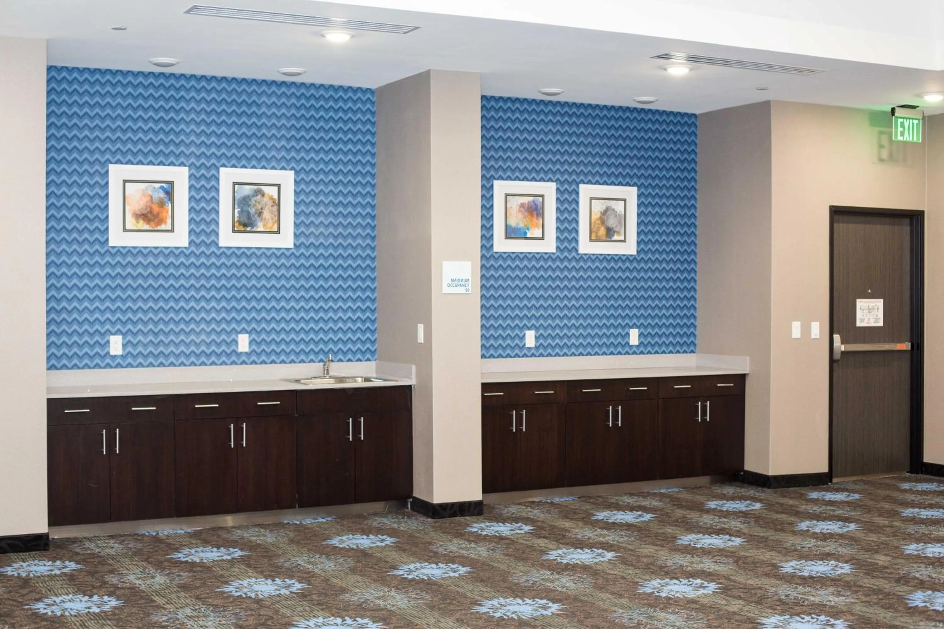 Meeting/conference room in Holiday Inn Express & Suites Oklahoma City Southeast - I-35 by IHG