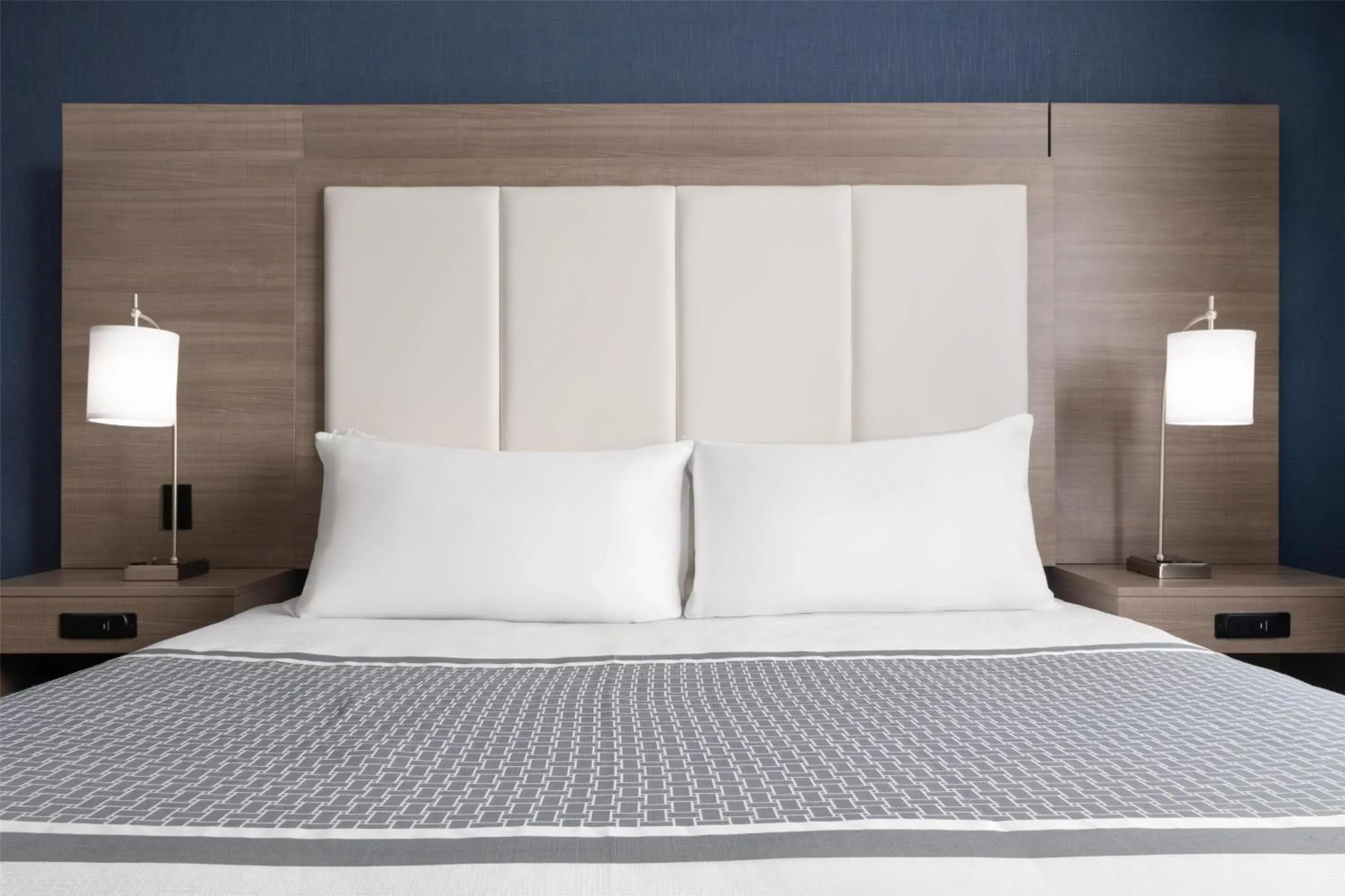 King Room with Sofa Bed in Best Western Plus Gateway to the Falls King Room with Sofa Bed in Best Western Plus Gateway to the Falls