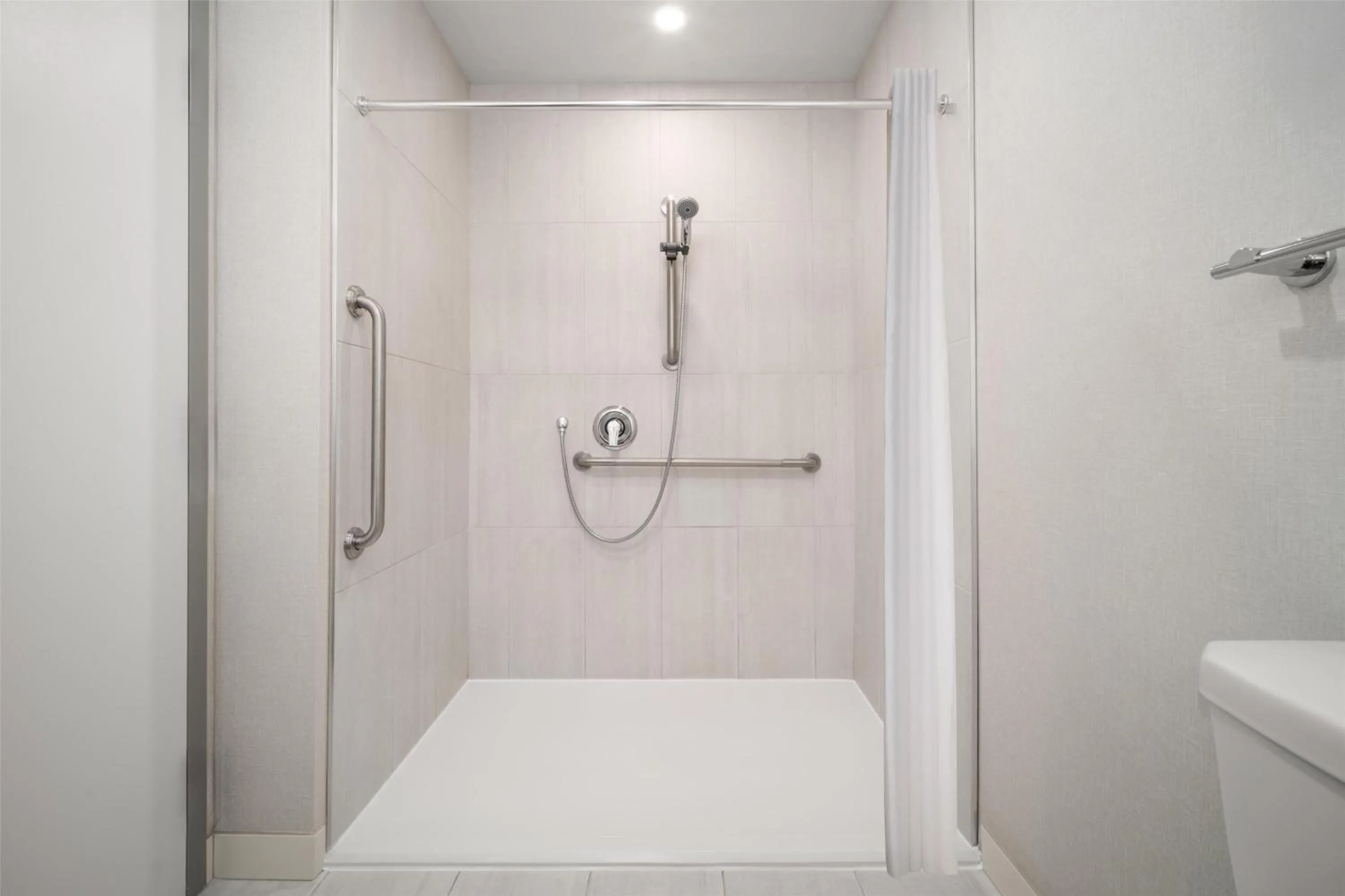 Bathroom in Best Western Plus Gateway to the Falls