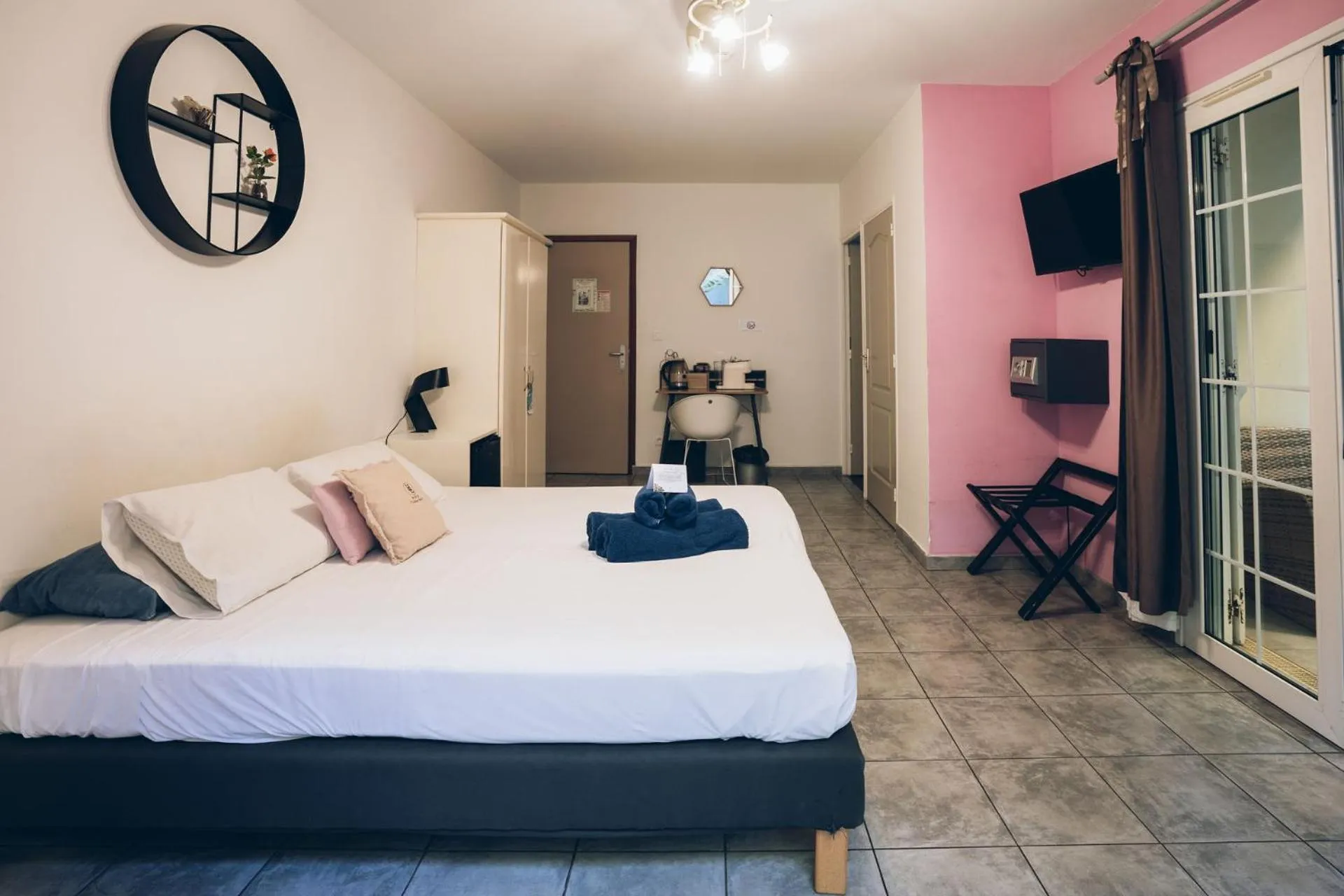 Bed in Lindsey Hôtel