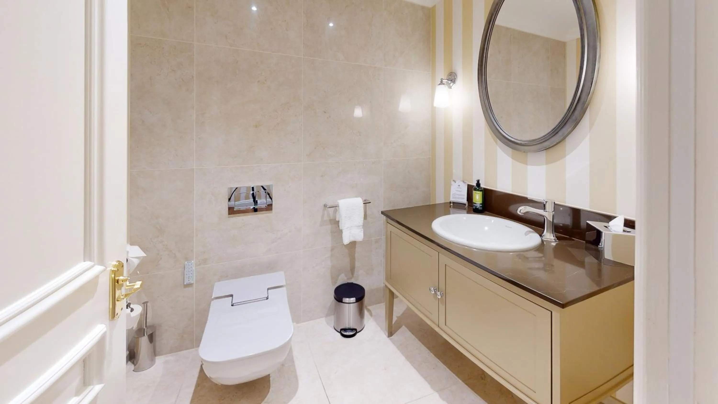 Bathroom in Cheval Thorney Court at Hyde Park